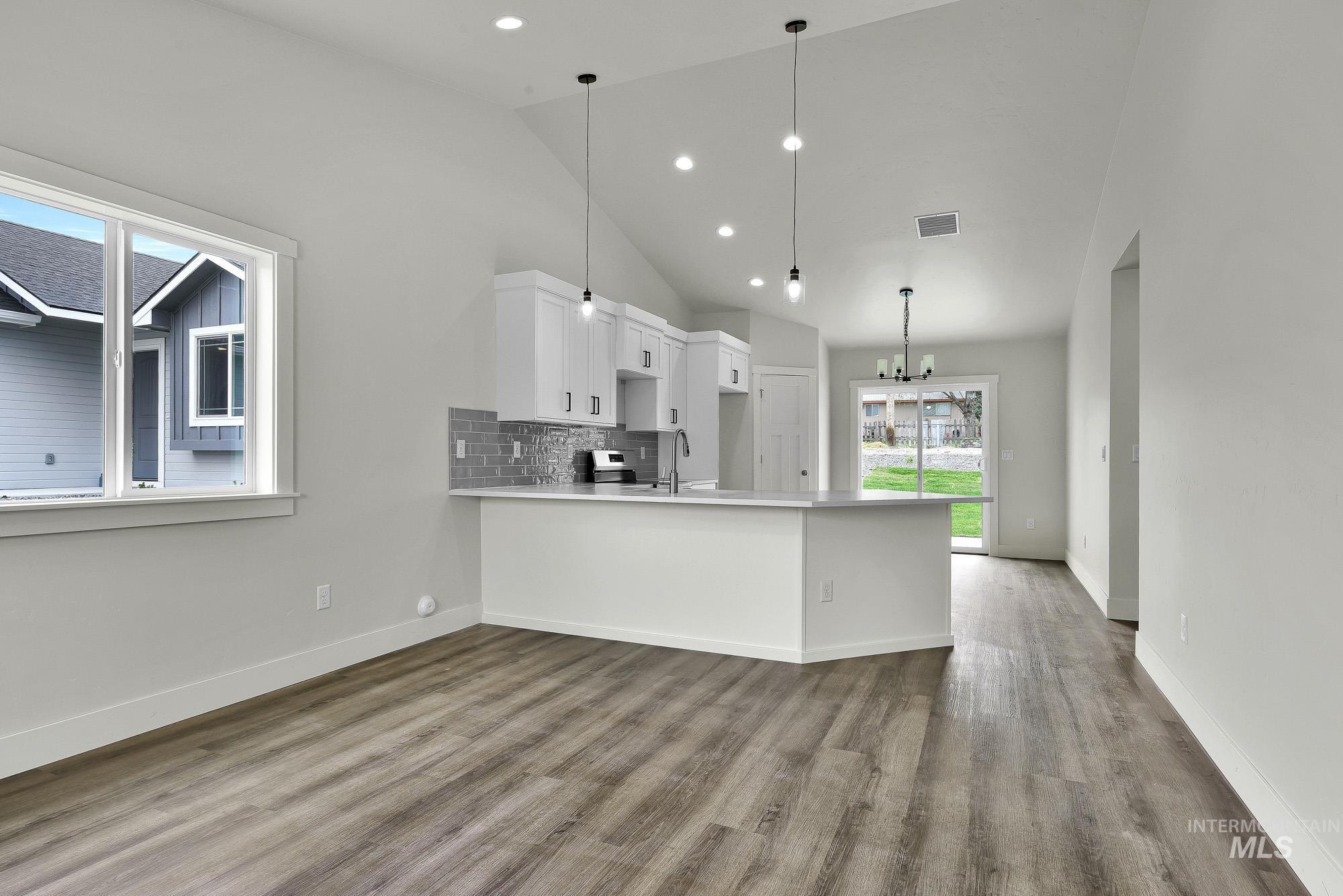 328 Packer Lane, Homedale, Idaho 83628, 3 Bedrooms, 2 Bathrooms, Residential For Sale, Price $325,000,MLS 98969047