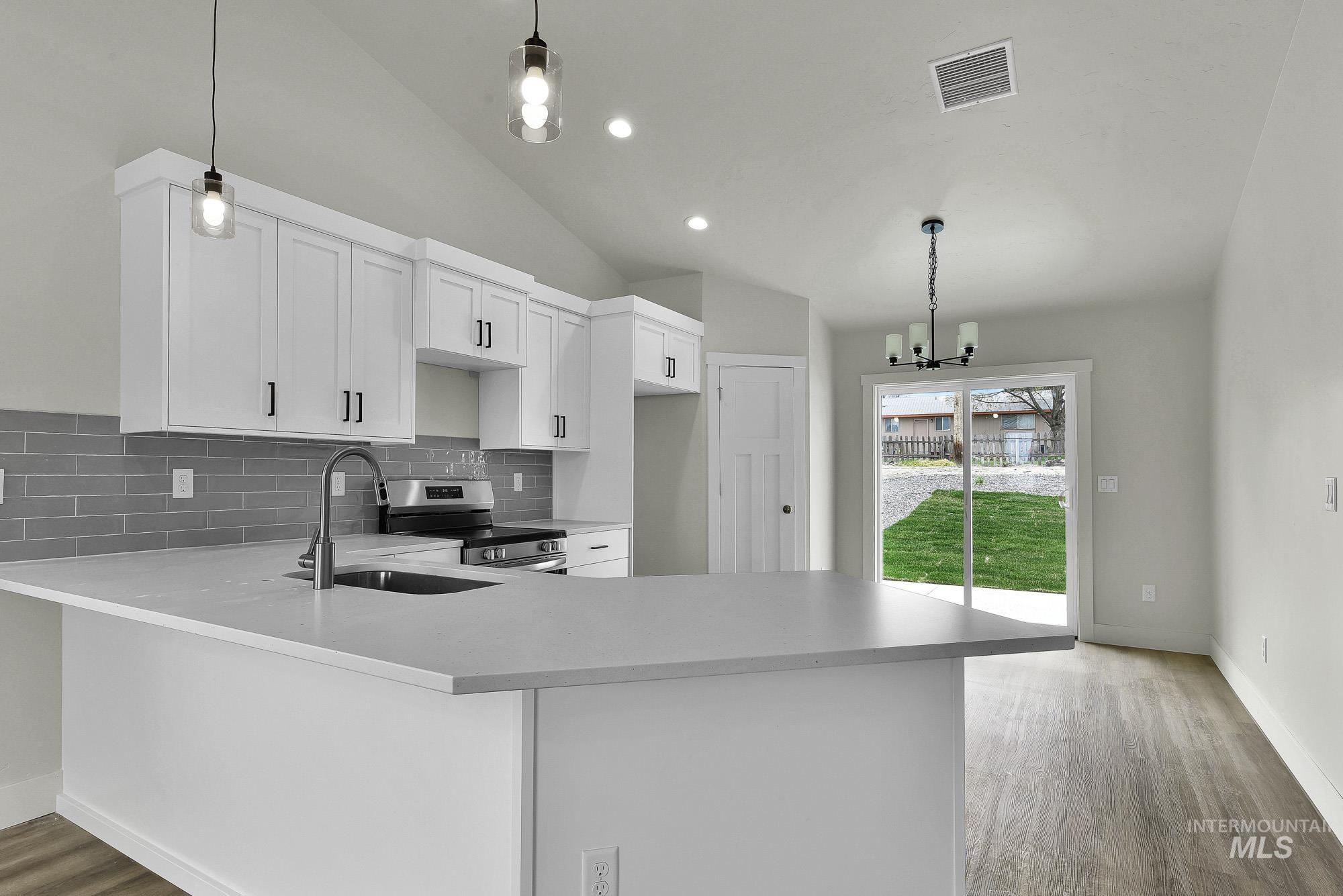 328 Packer Lane, Homedale, Idaho 83628, 3 Bedrooms, 2 Bathrooms, Residential For Sale, Price $325,000,MLS 98969047