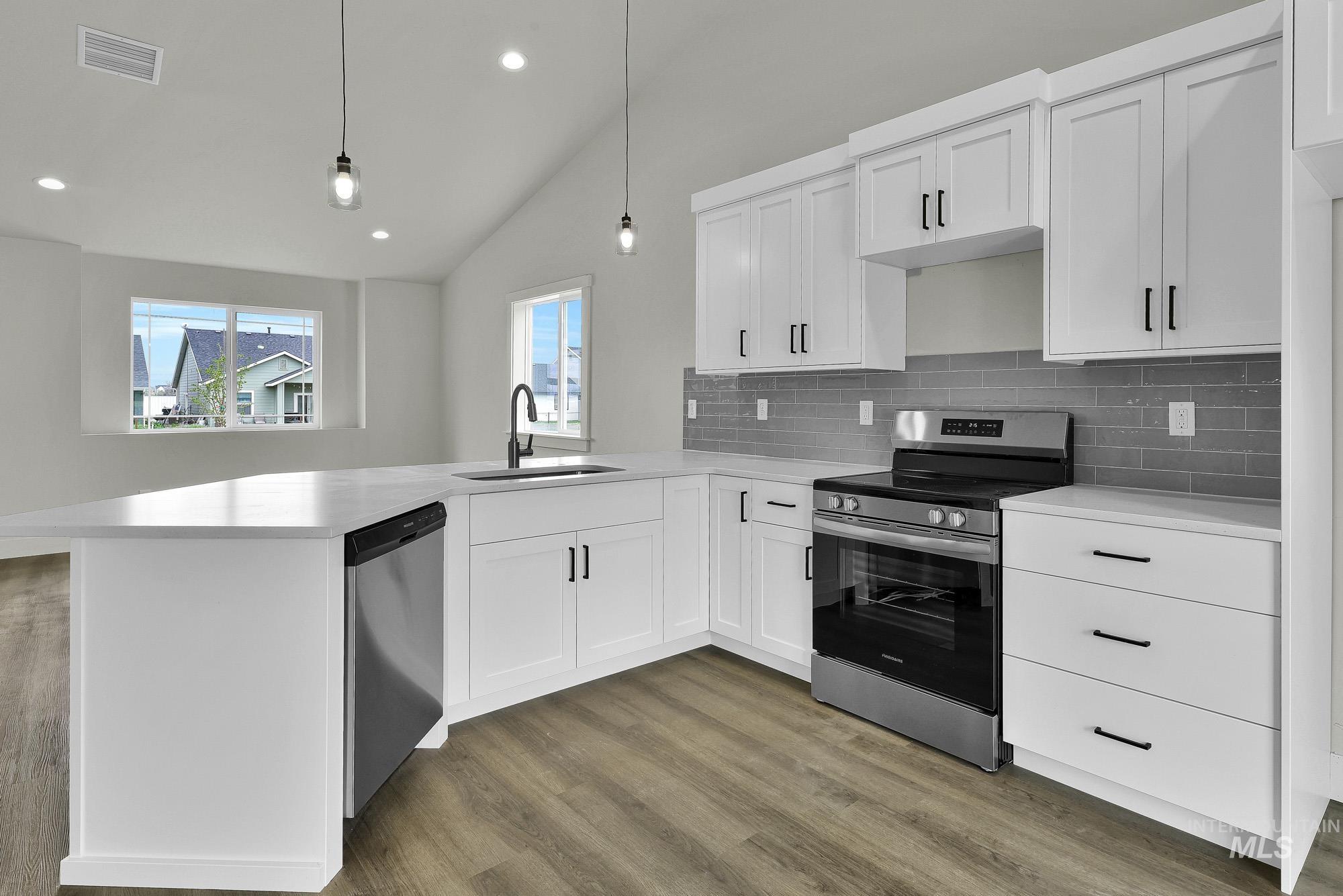 328 Packer Lane, Homedale, Idaho 83628, 3 Bedrooms, 2 Bathrooms, Residential For Sale, Price $325,000,MLS 98969047