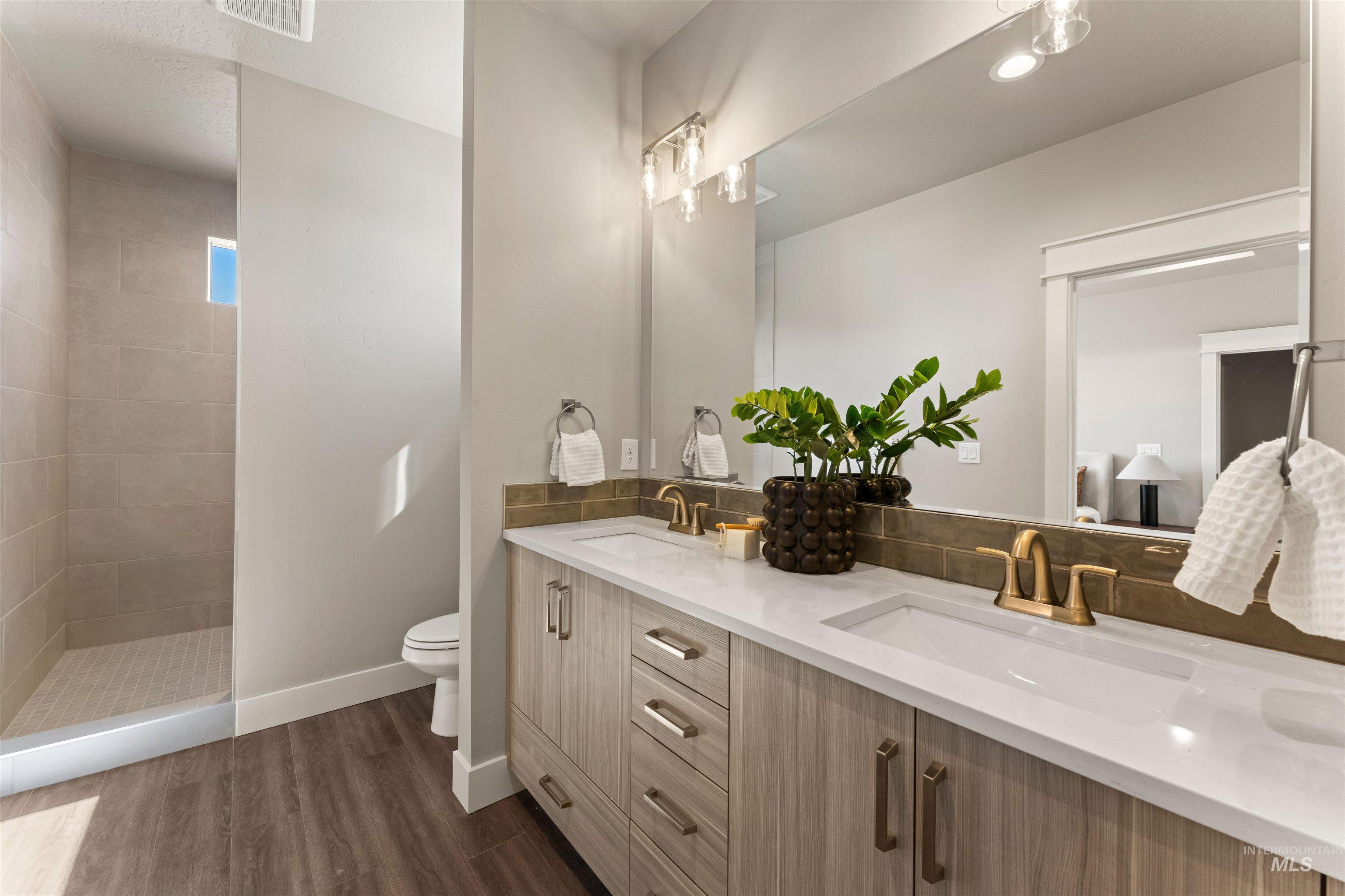 83 S Daybreak Ave, Nampa, Idaho 83687, 3 Bedrooms, 3 Bathrooms, Residential For Sale, Price $575,000,MLS 98969060