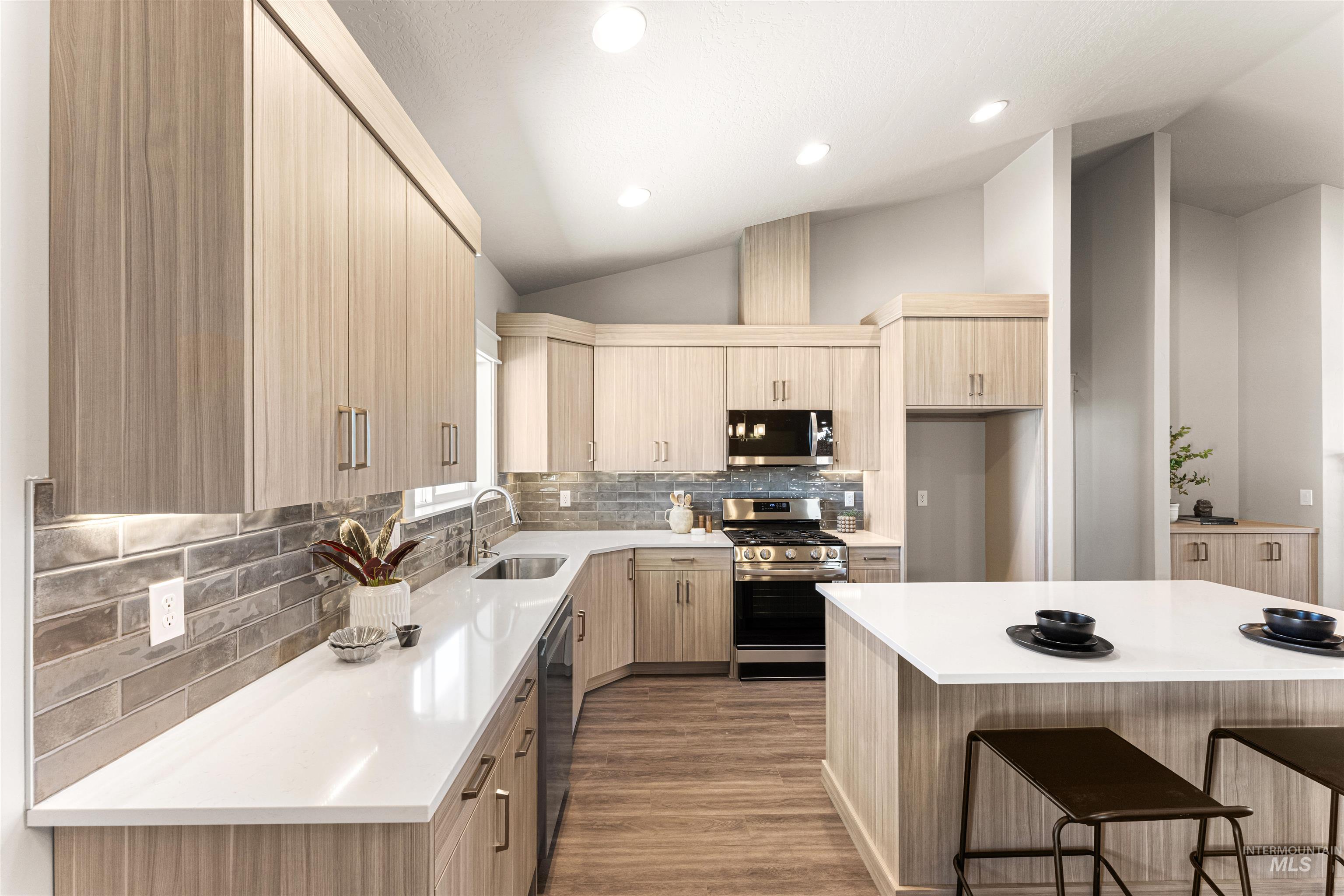 83 S Daybreak Ave, Nampa, Idaho 83687, 3 Bedrooms, 3 Bathrooms, Residential For Sale, Price $575,000,MLS 98969060