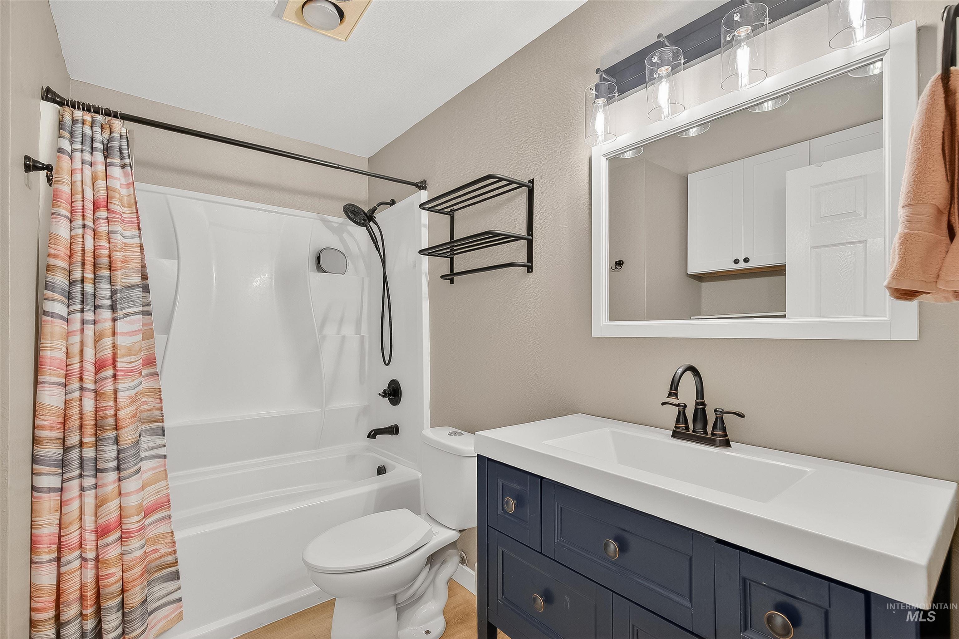 406 2nd Street, Asotin, Washington 99402, 3 Bedrooms, 1 Bathroom, Residential For Sale, Price $335,000,MLS 98969064