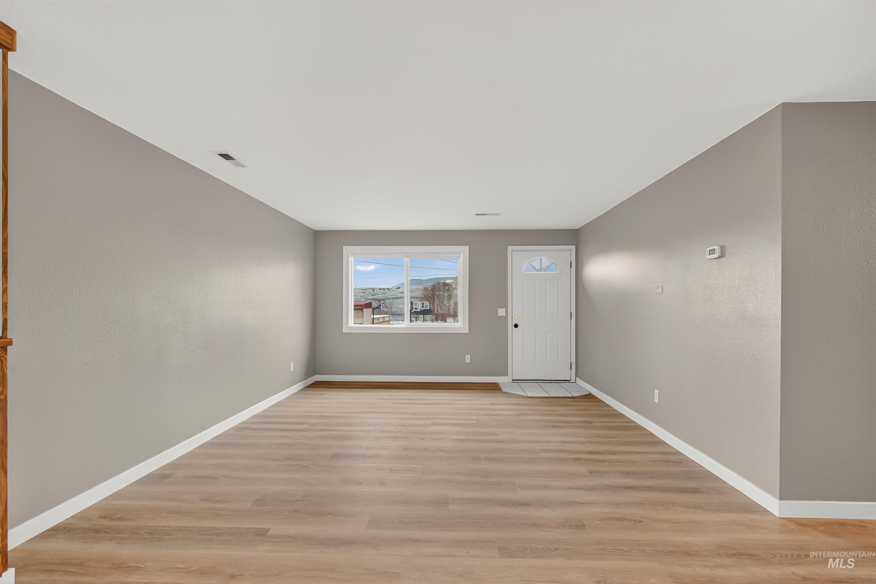 406 2nd Street, Asotin, Washington 99402, 3 Bedrooms, 1 Bathroom, Residential For Sale, Price $335,000,MLS 98969064