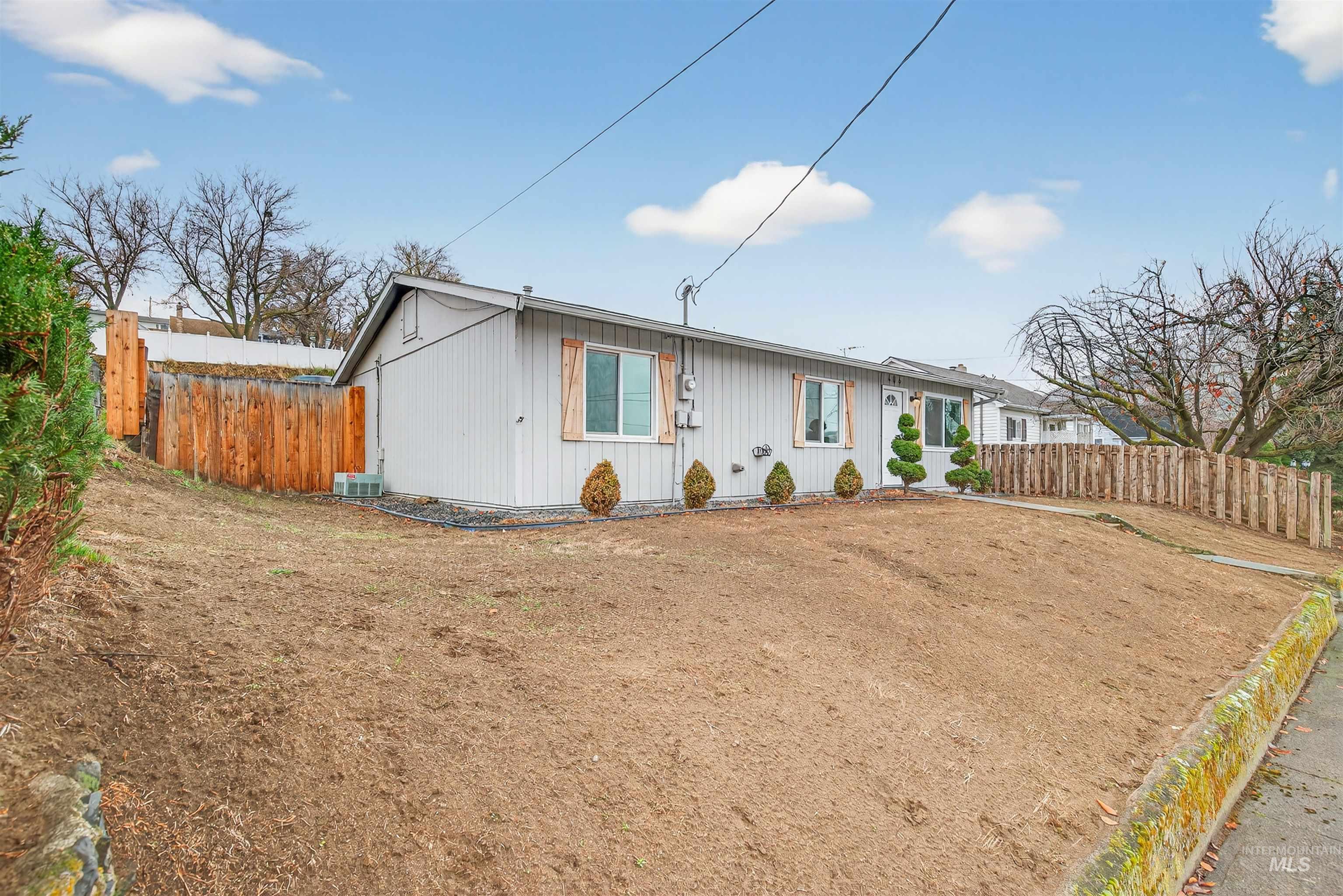 406 2nd Street, Asotin, Washington 99402, 3 Bedrooms, 1 Bathroom, Residential For Sale, Price $335,000,MLS 98969064