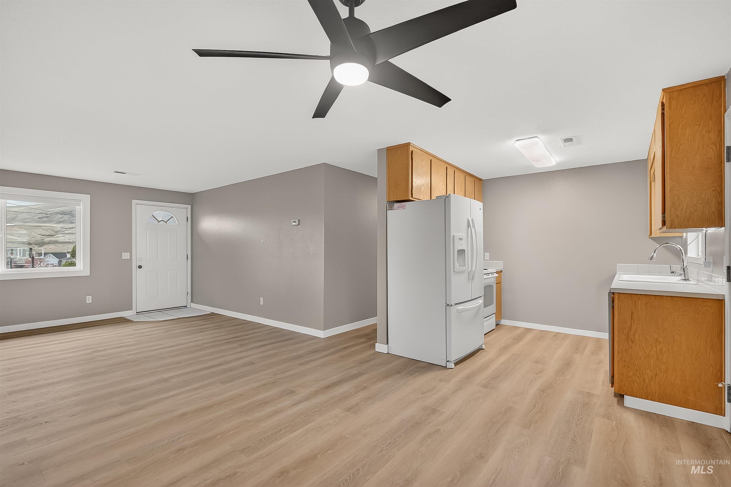 406 2nd Street, Asotin, Washington 99402, 3 Bedrooms, 1 Bathroom, Residential For Sale, Price $330,000, 98969064