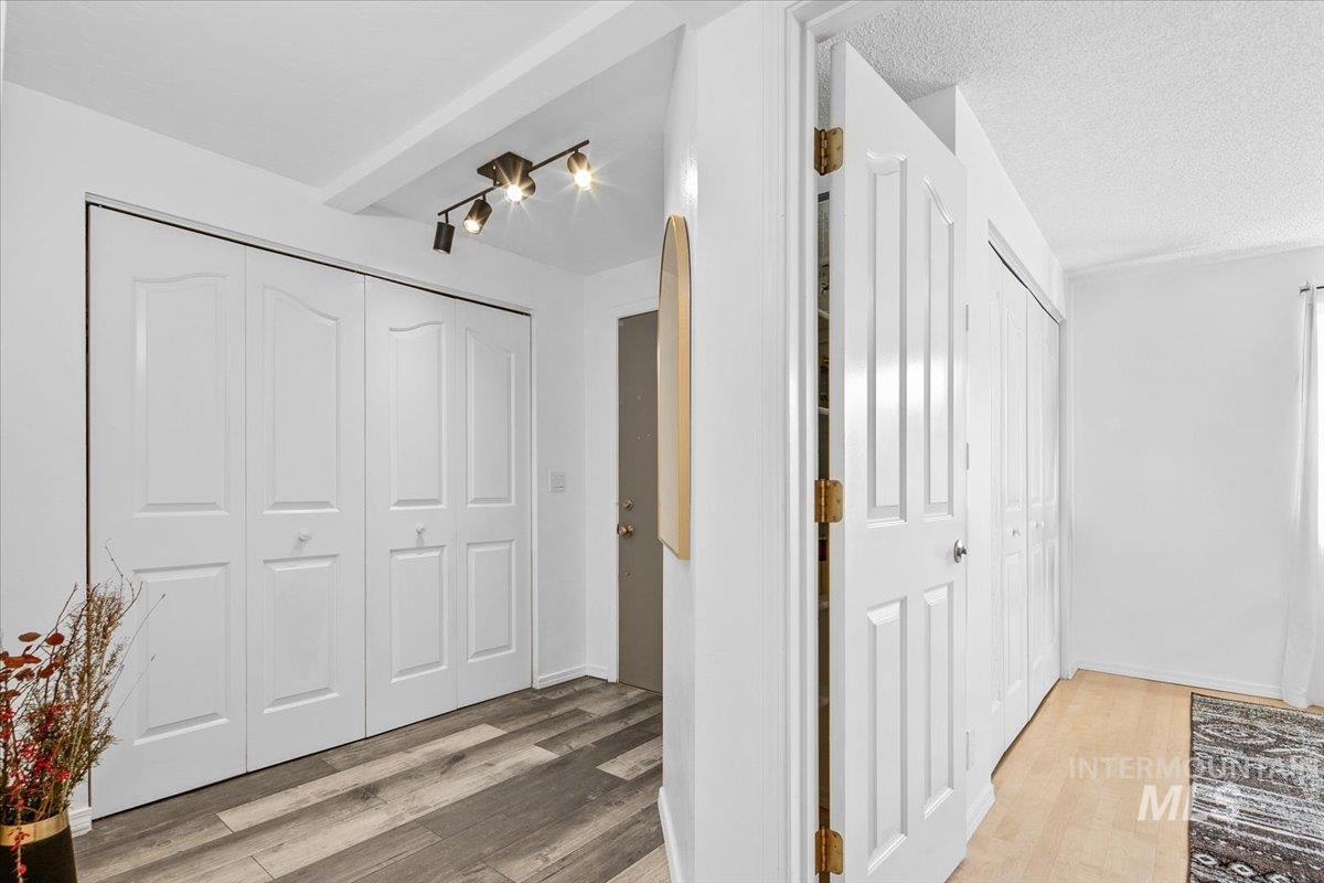 3651 S Gekeler Ln, Boise, Idaho 83706, 3 Bedrooms, 2 Bathrooms, Residential For Sale, Price $419,000,MLS 98969067