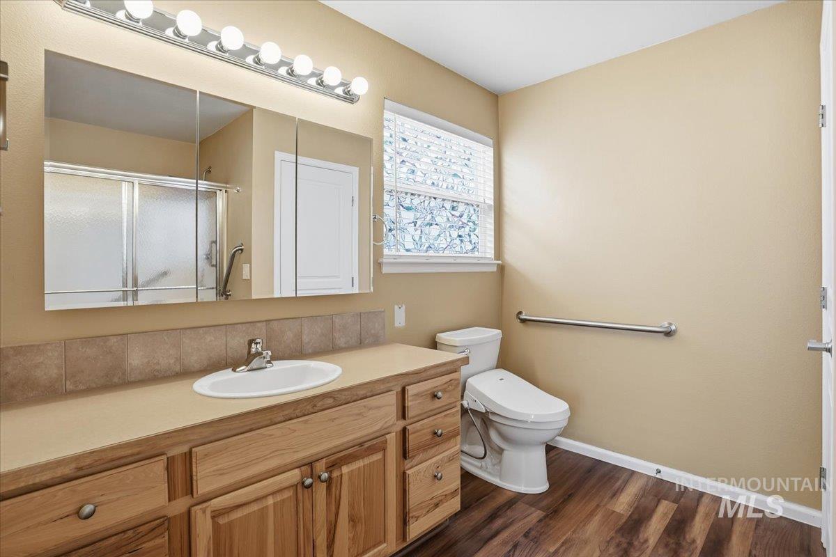 1349 E Willowbrook Ct., Meridian, Idaho 83646, 2 Bedrooms, 2 Bathrooms, Residential For Sale, Price $349,500,MLS 98969071