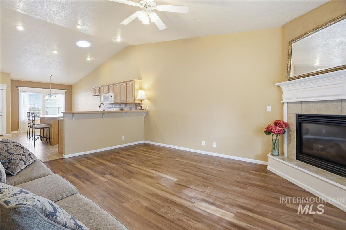 1349 E Willowbrook Ct., Meridian, Idaho 83646, 2 Bedrooms, 2 Bathrooms, Residential For Sale, Price $349,500,MLS 98969071