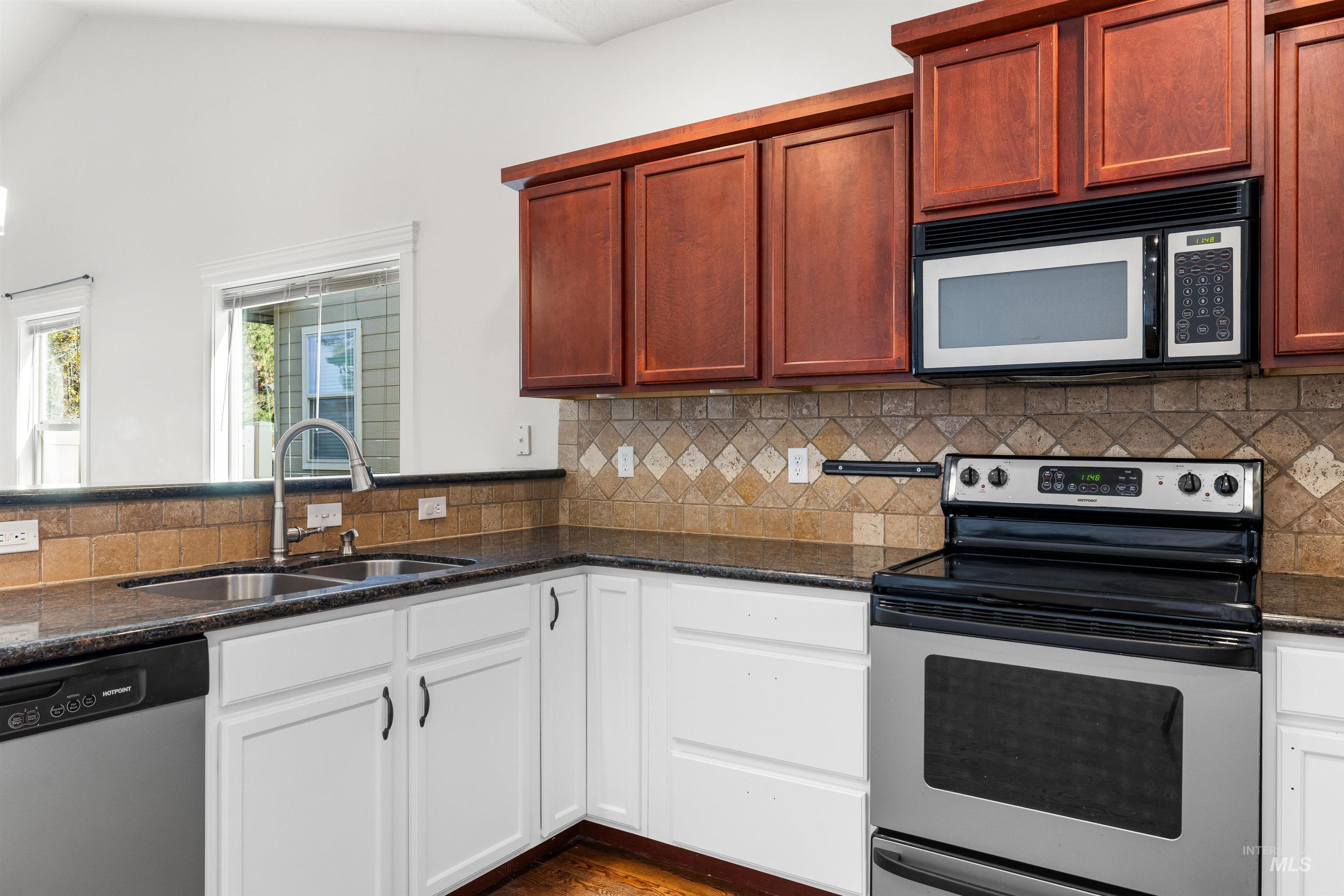 138 E Breinholt Avenue, Meridian, Idaho 83646, 3 Bedrooms, 2.5 Bathrooms, Residential For Sale, Price $439,000,MLS 98969078