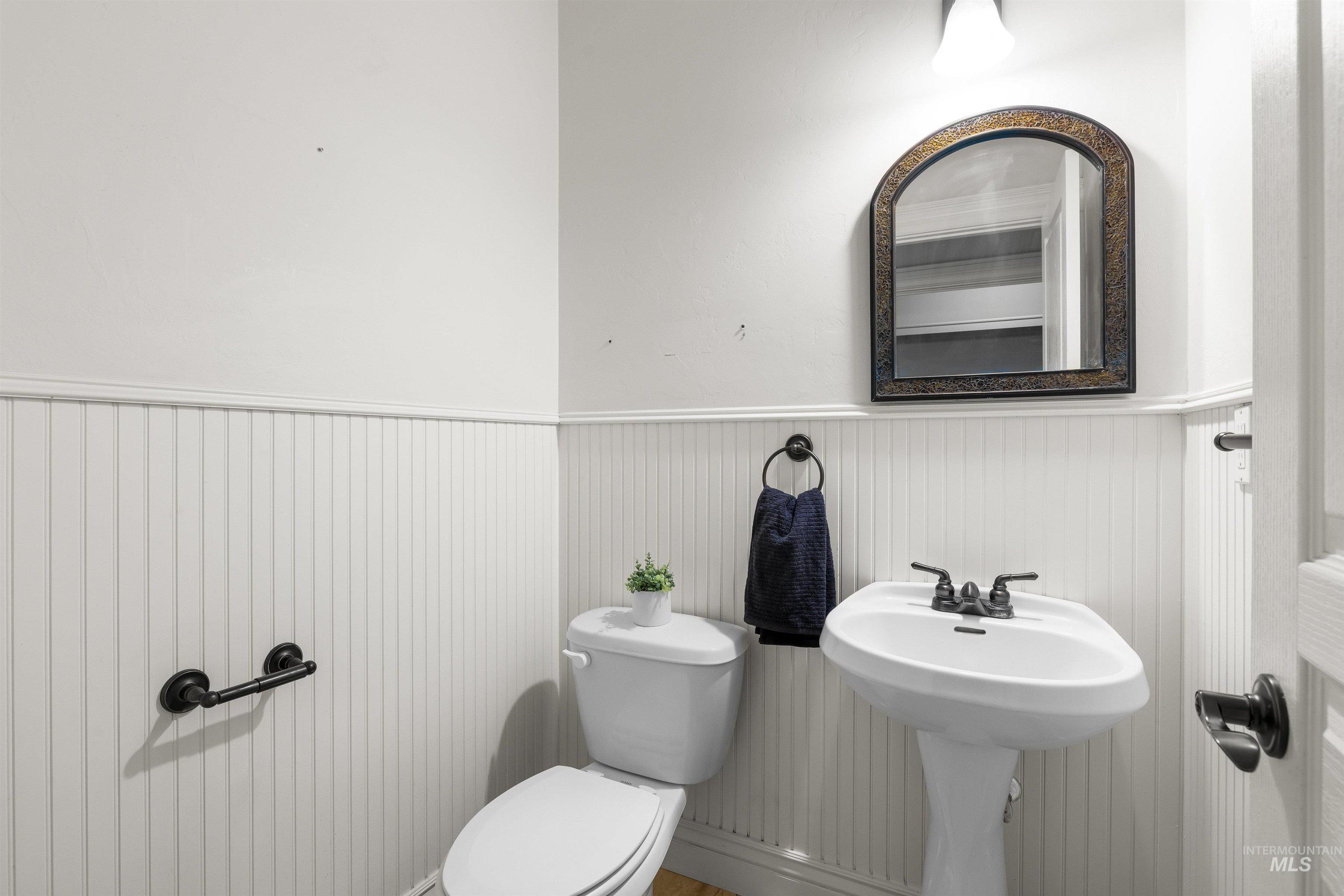 138 E Breinholt Avenue, Meridian, Idaho 83646, 3 Bedrooms, 2.5 Bathrooms, Residential For Sale, Price $439,000,MLS 98969078