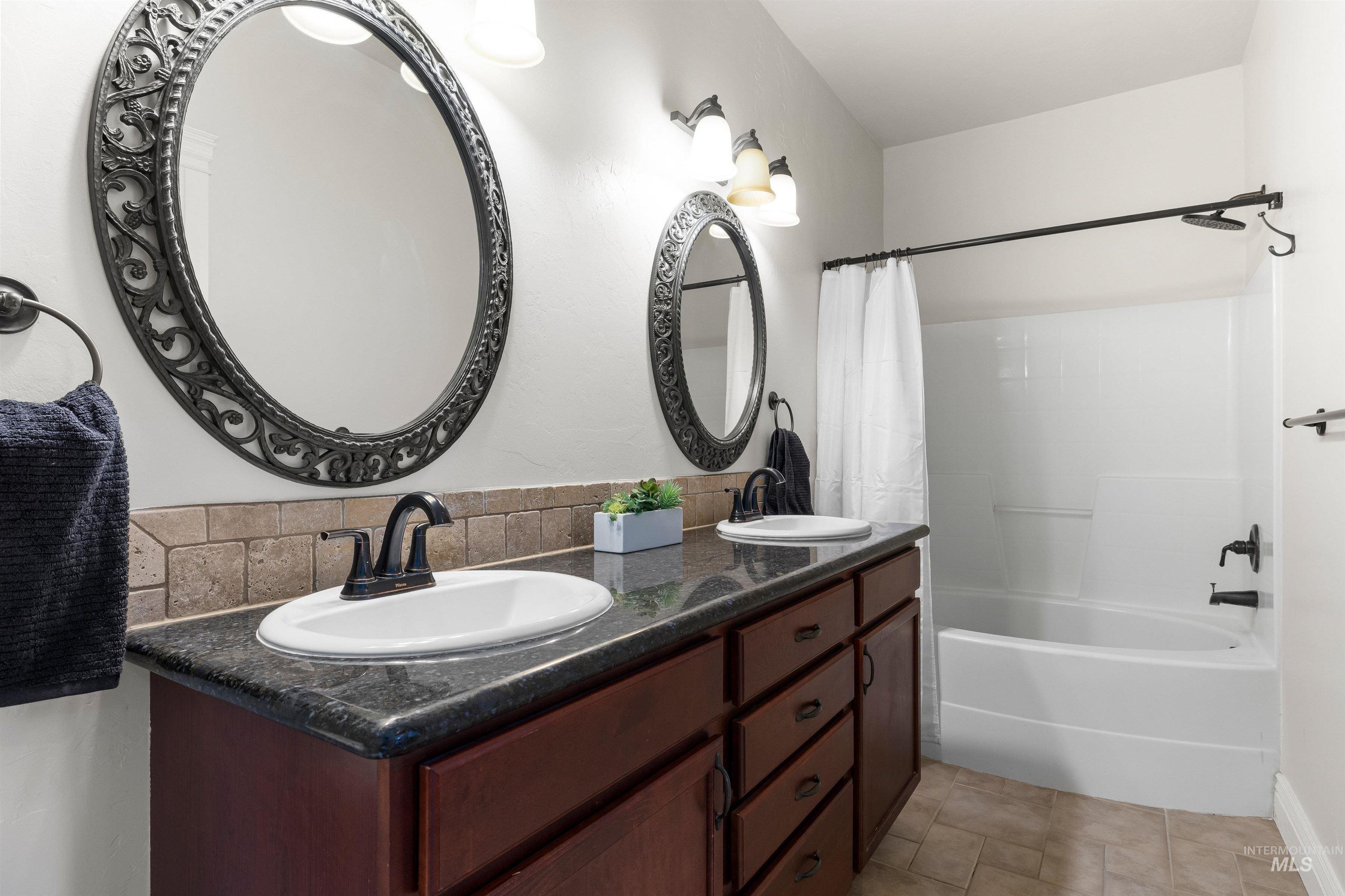 138 E Breinholt Avenue, Meridian, Idaho 83646, 3 Bedrooms, 2.5 Bathrooms, Residential For Sale, Price $439,000,MLS 98969078