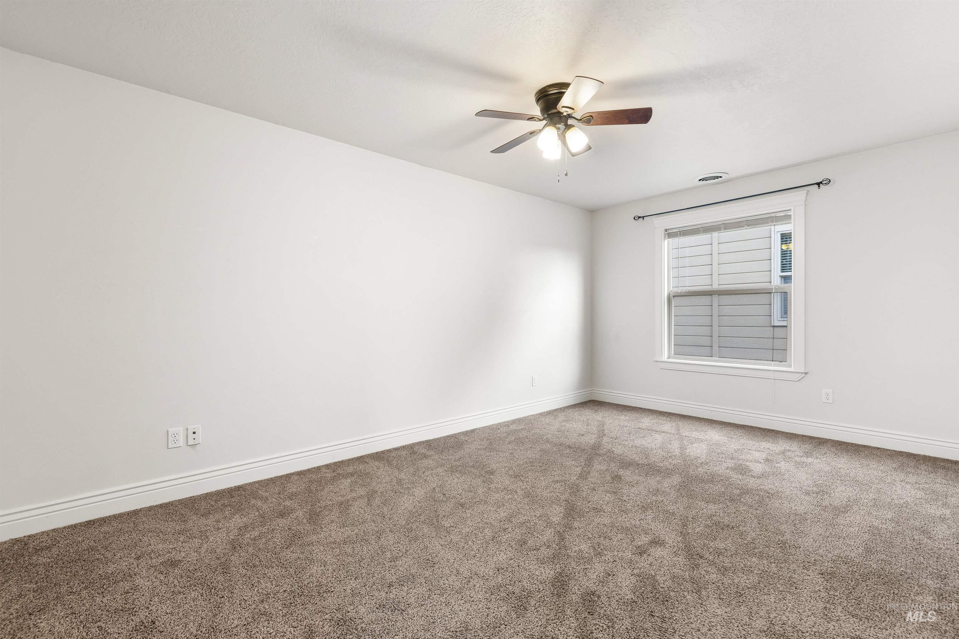 138 E Breinholt Avenue, Meridian, Idaho 83646, 3 Bedrooms, 2.5 Bathrooms, Residential For Sale, Price $439,000,MLS 98969078