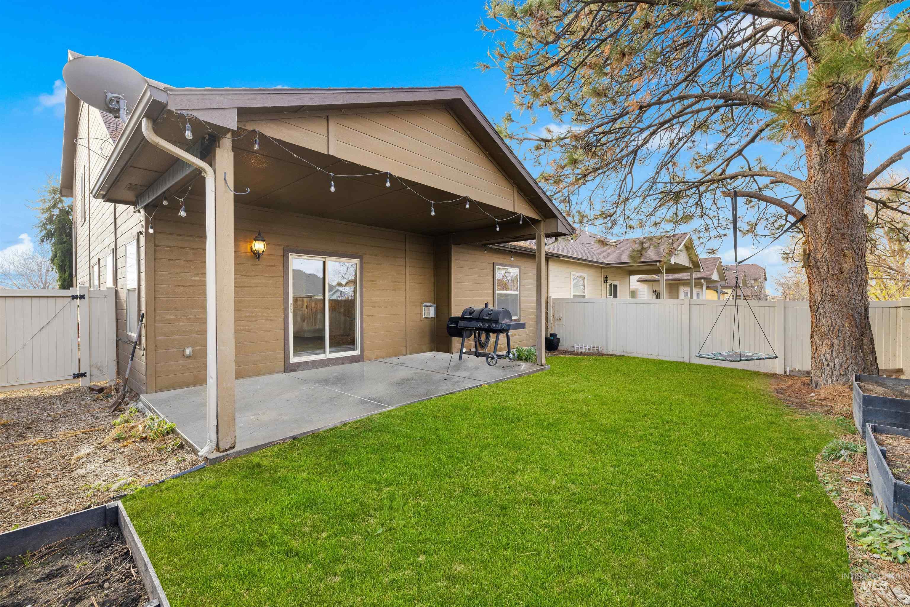 138 E Breinholt Avenue, Meridian, Idaho 83646, 3 Bedrooms, 2.5 Bathrooms, Residential For Sale, Price $439,000,MLS 98969078