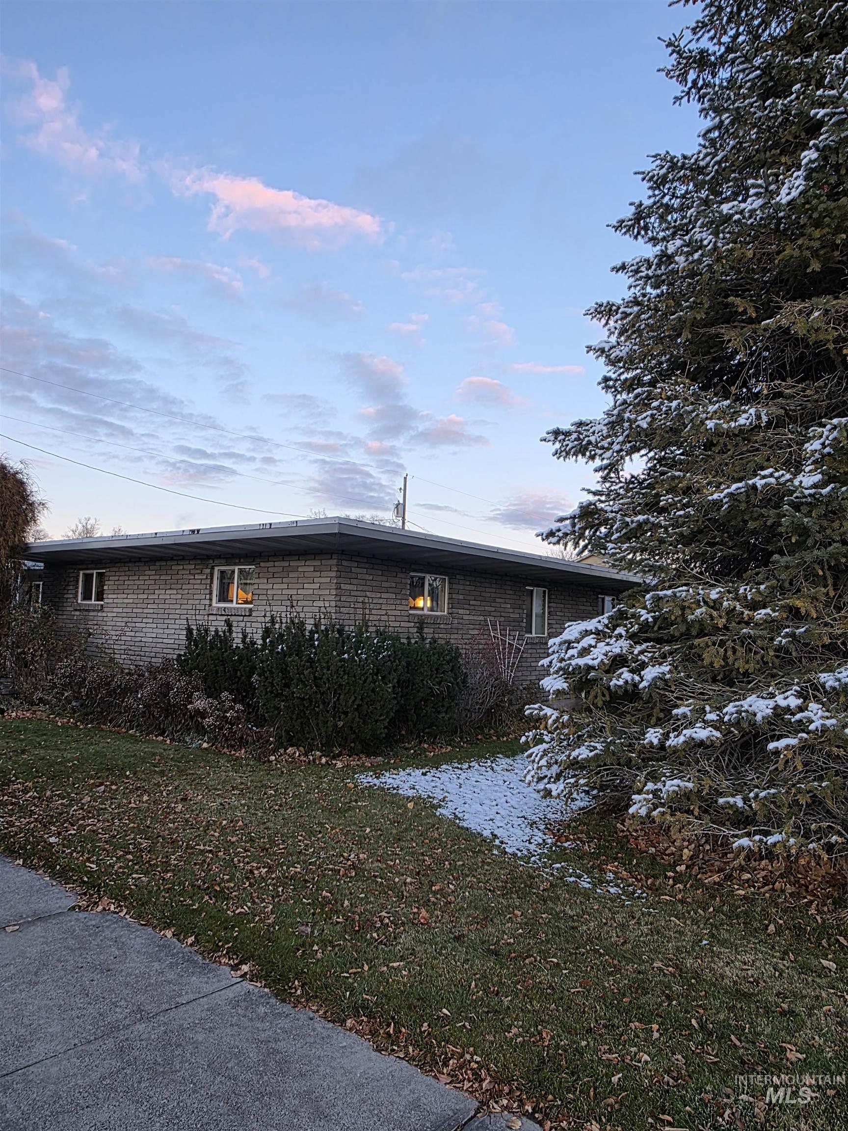 334 S 4TH Street, Rupert, Idaho 83350, 3 Bedrooms, 1.5 Bathrooms, Residential For Sale, Price $375,000,MLS 98969080