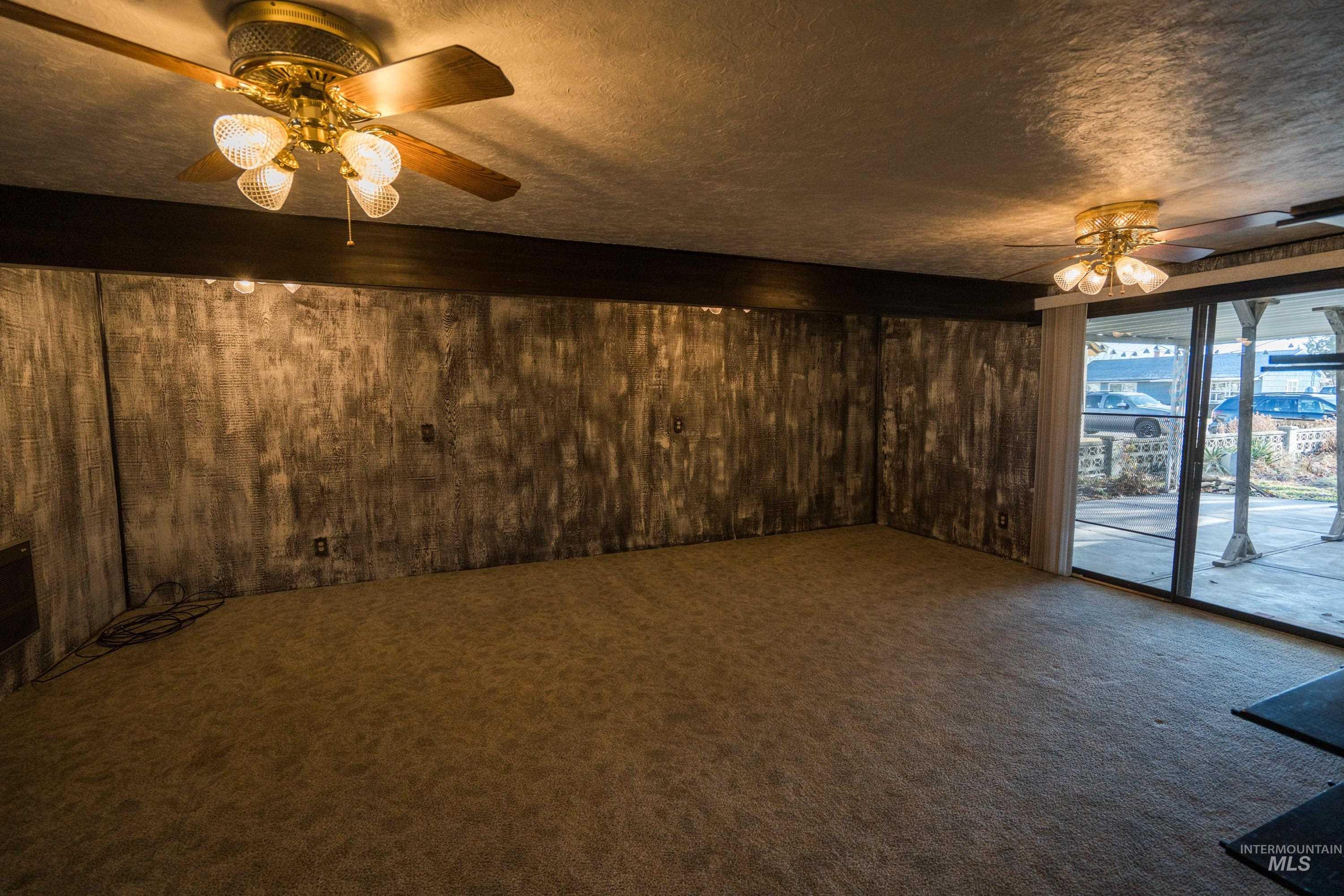 334 S 4TH Street, Rupert, Idaho 83350, 3 Bedrooms, 1.5 Bathrooms, Residential For Sale, Price $375,000,MLS 98969080