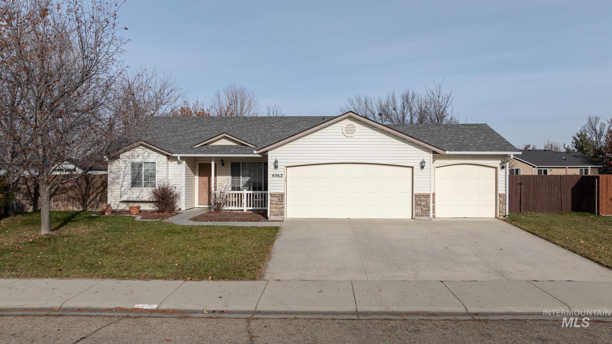 4562 W Big Creek St, Meridian, Idaho 83642, 4 Bedrooms, 2 Bathrooms, Residential For Sale, Price $450,000,MLS 98969082