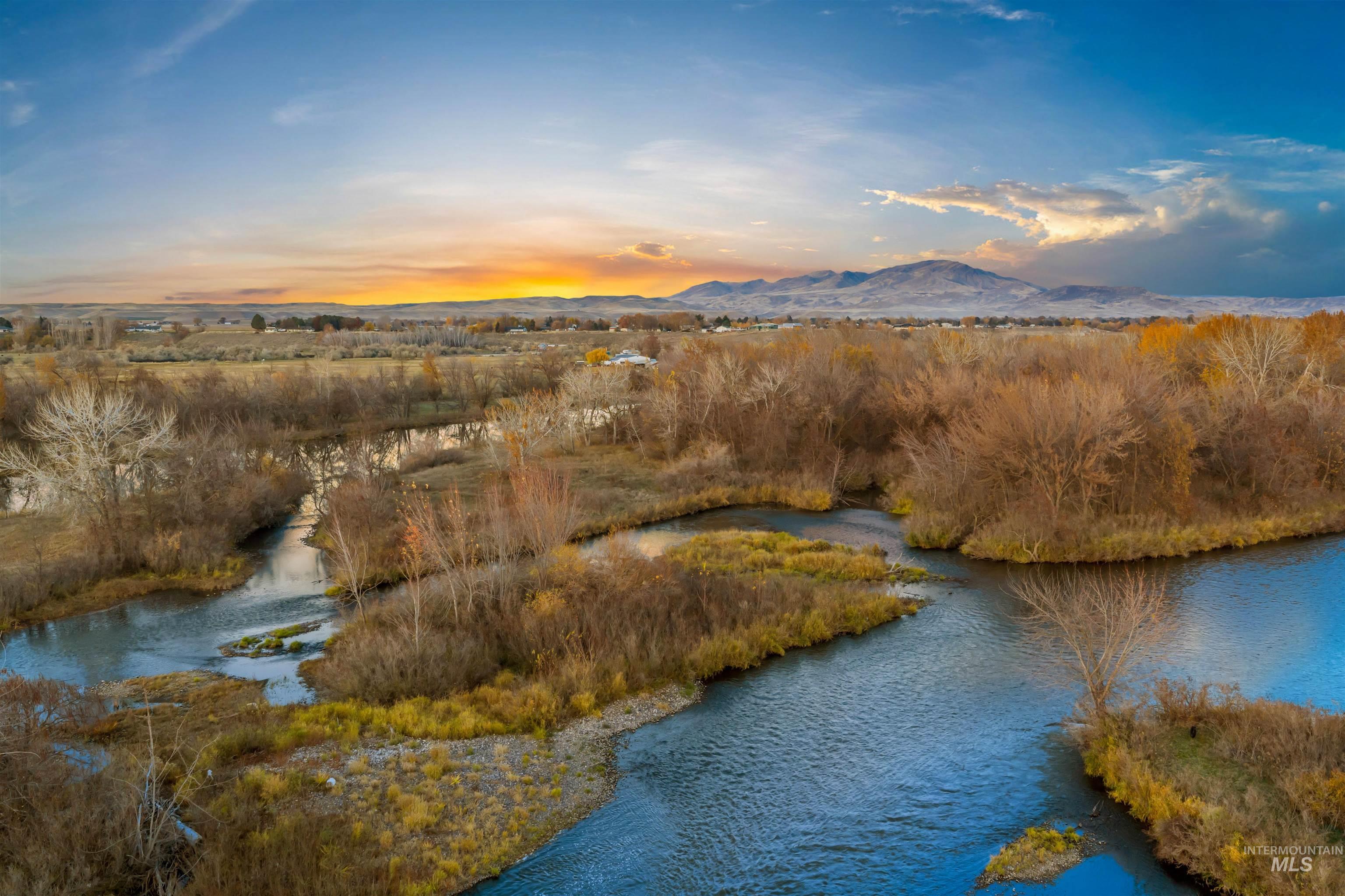 Bird's eye view of a water and mountain view