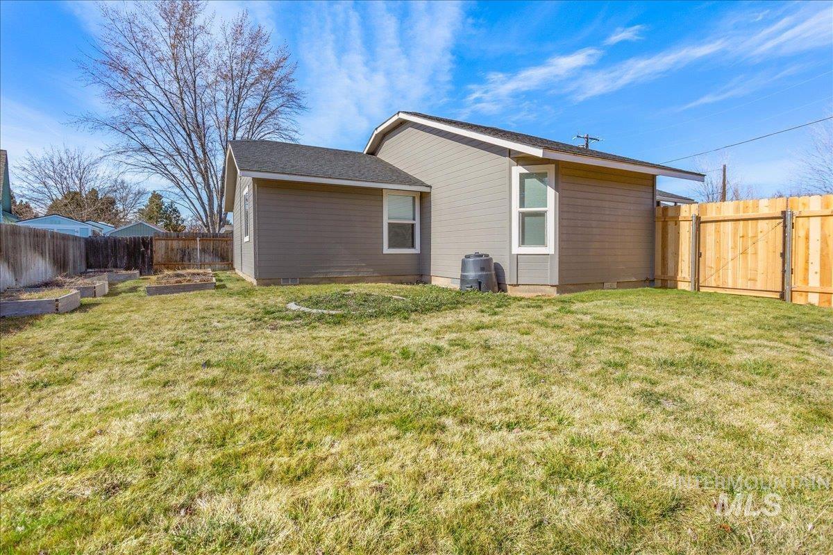 10605 W Goldenrod Ave, Boise, Idaho 83713, 3 Bedrooms, 2 Bathrooms, Residential For Sale, Price $389,900, 98969104