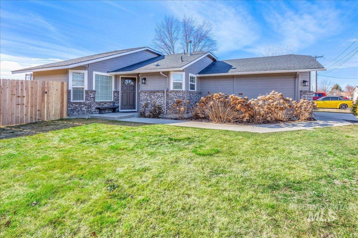 10605 W Goldenrod Ave, Boise, Idaho 83713, 3 Bedrooms, 2 Bathrooms, Residential For Sale, Price $389,900, 98969104