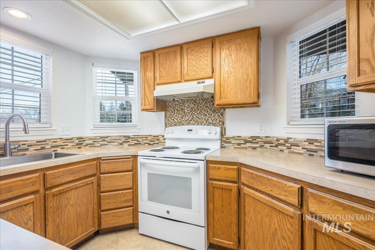 10605 W Goldenrod Ave, Boise, Idaho 83713, 3 Bedrooms, 2 Bathrooms, Residential For Sale, Price $389,900, 98969104