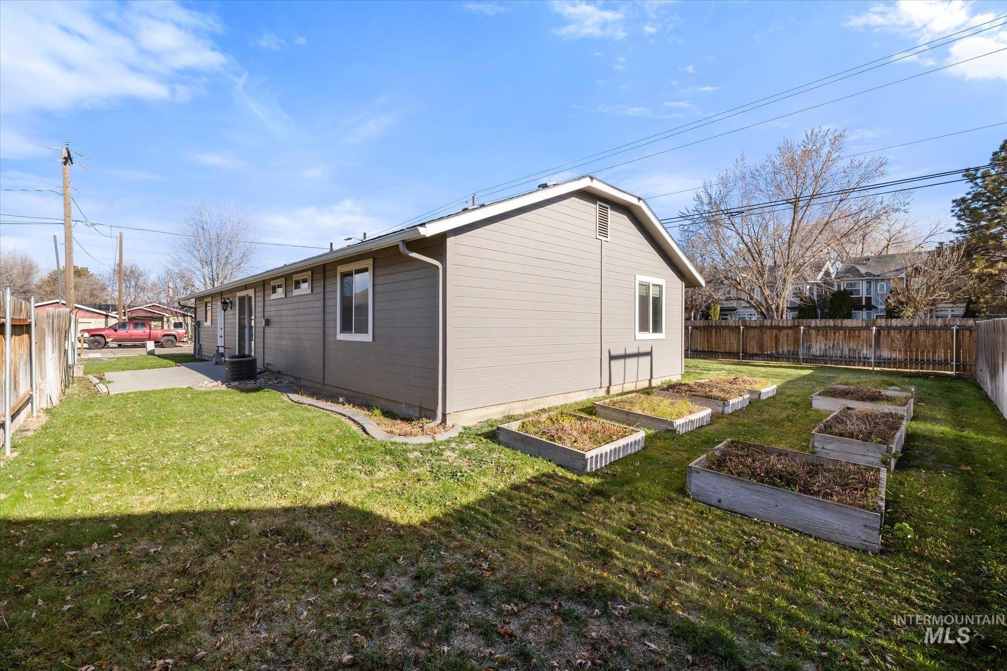 10605 W Goldenrod Ave, Boise, Idaho 83713, 3 Bedrooms, 2 Bathrooms, Residential For Sale, Price $389,900, 98969104