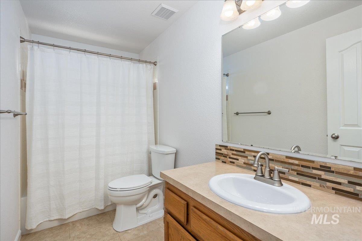 10605 W Goldenrod Ave, Boise, Idaho 83713, 3 Bedrooms, 2 Bathrooms, Residential For Sale, Price $389,900, 98969104