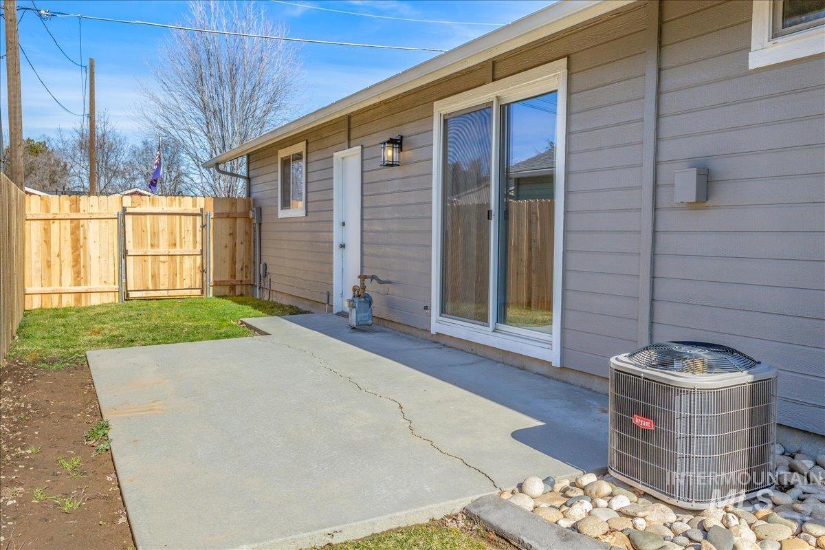 10605 W Goldenrod Ave, Boise, Idaho 83713, 3 Bedrooms, 2 Bathrooms, Residential For Sale, Price $389,900, 98969104