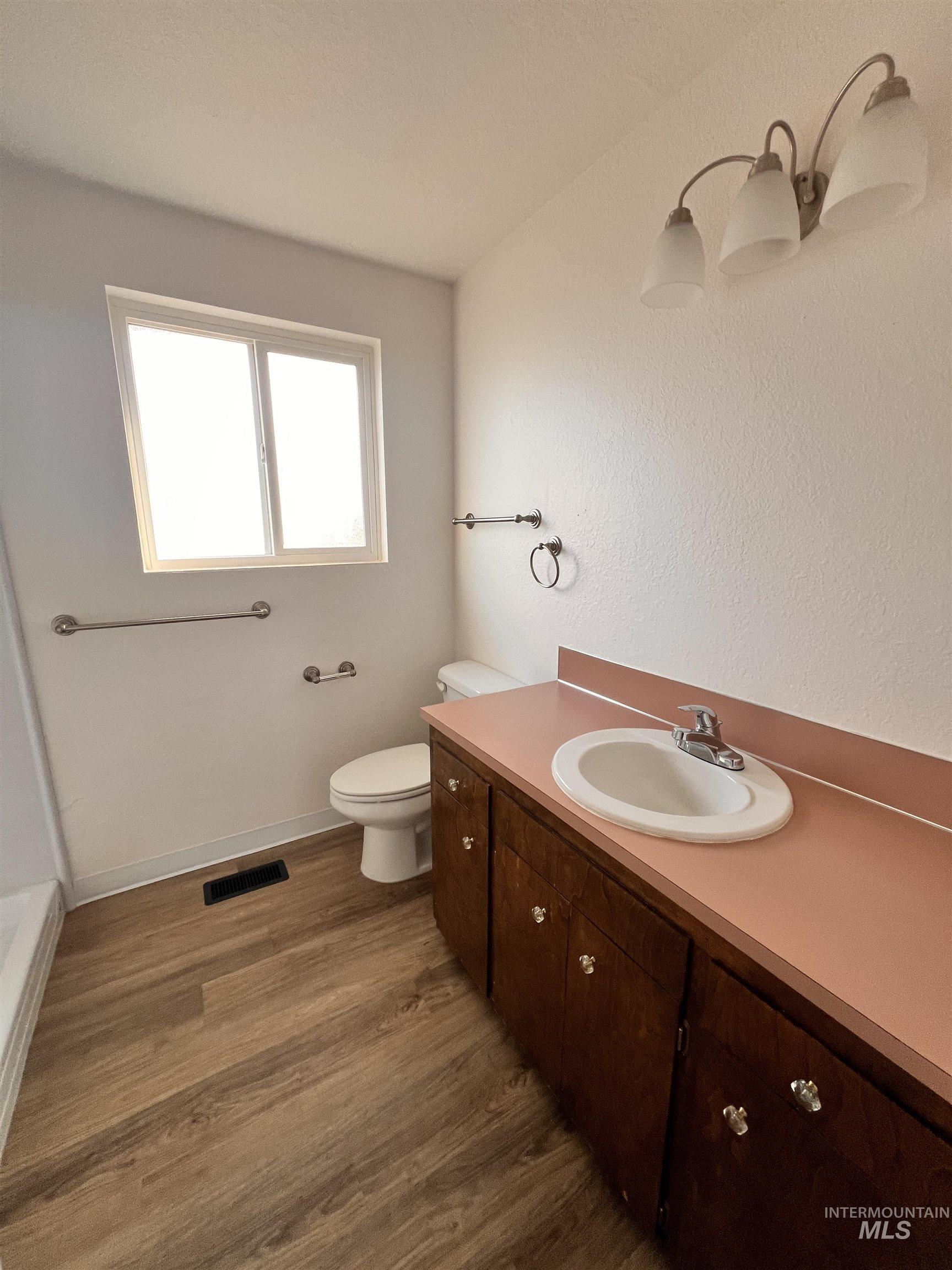 9985 W. Canterbury Dr., Boise, Idaho 83704, 3 Bedrooms, 1 Bathroom, Residential For Sale, Price $349,900,MLS 98969105