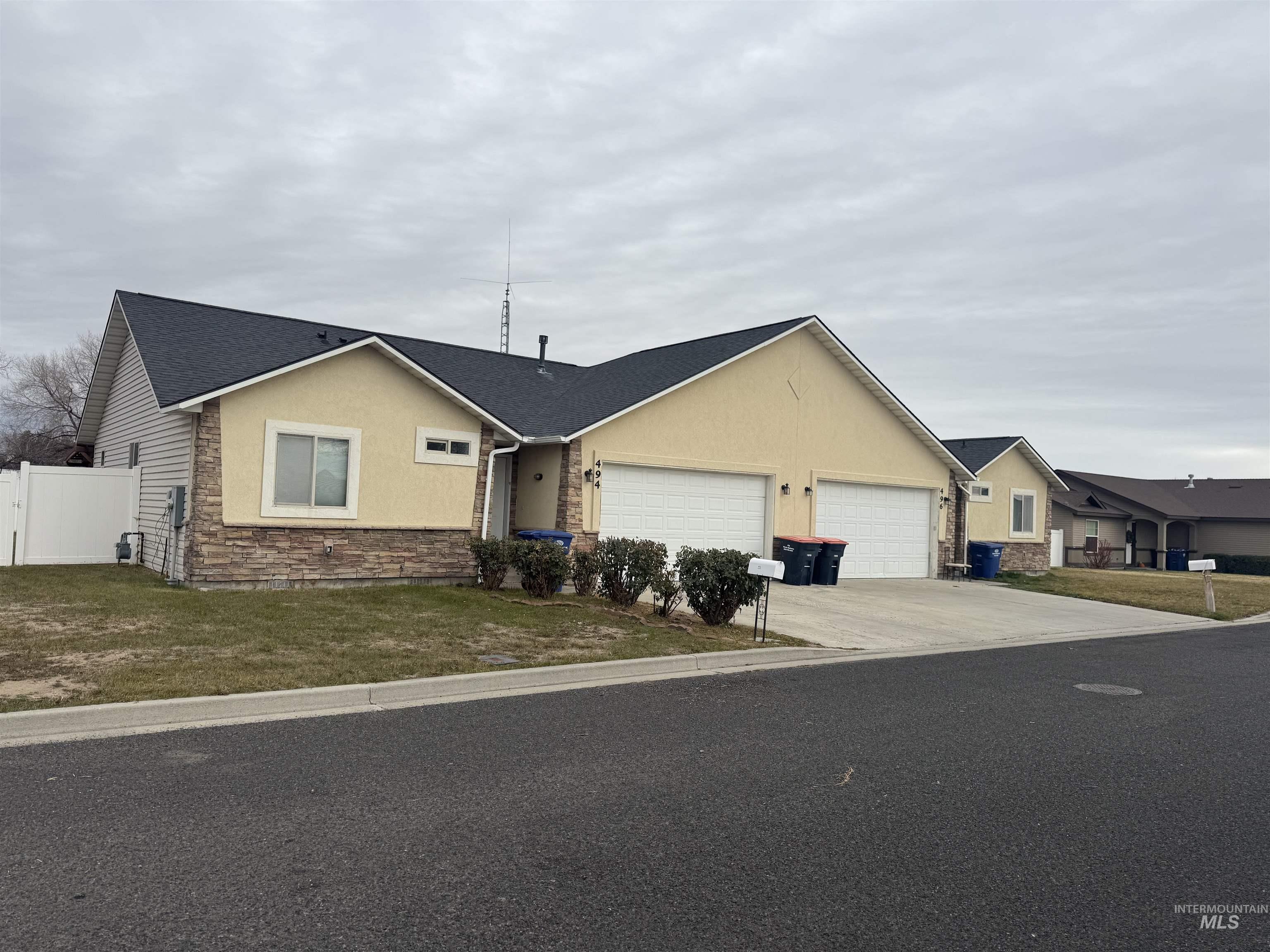 494 Adria Lane, Twin Falls, Idaho 83301, 3 Bedrooms, 2 Bathrooms, Residential For Sale, Price $304,900,MLS 98969107