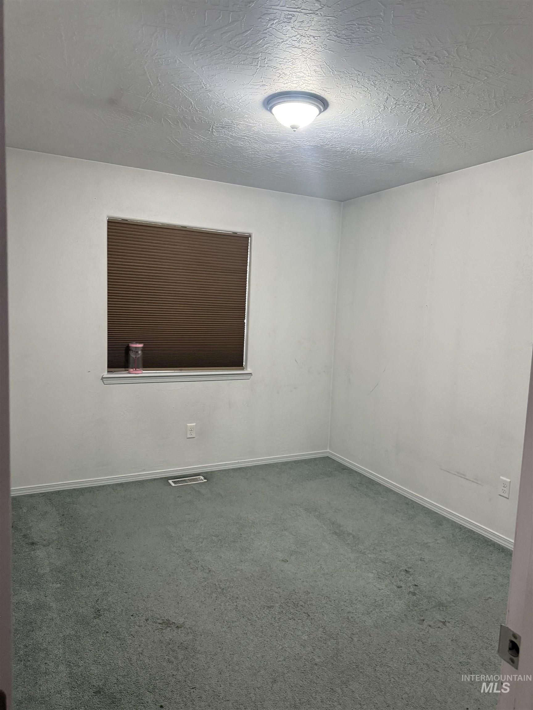 494 Adria Lane, Twin Falls, Idaho 83301, 3 Bedrooms, 2 Bathrooms, Residential For Sale, Price $304,900,MLS 98969107