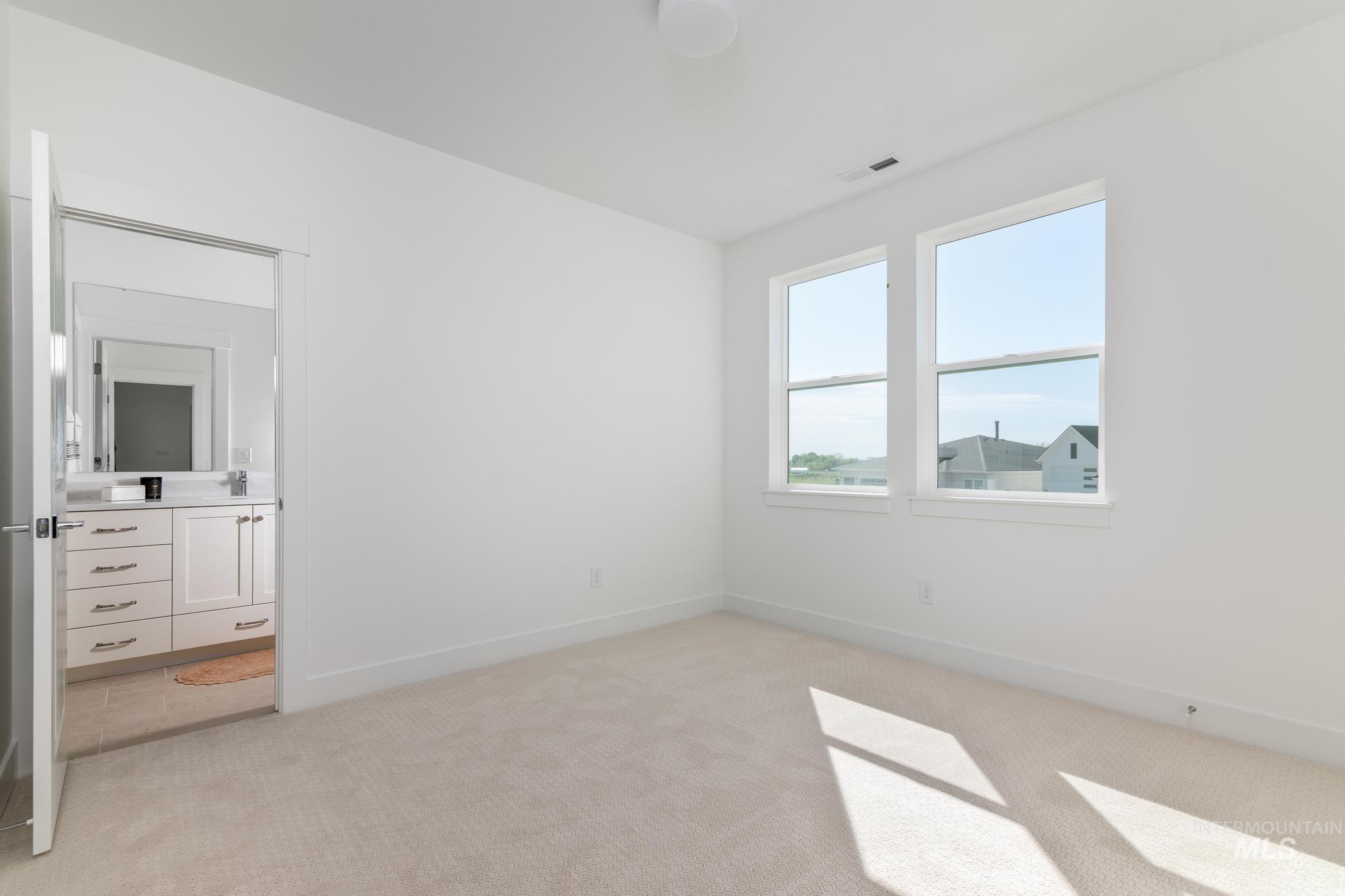 9658 W Valley Vista Dr, Star, Idaho 83669, 5 Bedrooms, 4 Bathrooms, Residential For Sale, Price $829,000,MLS 98969108