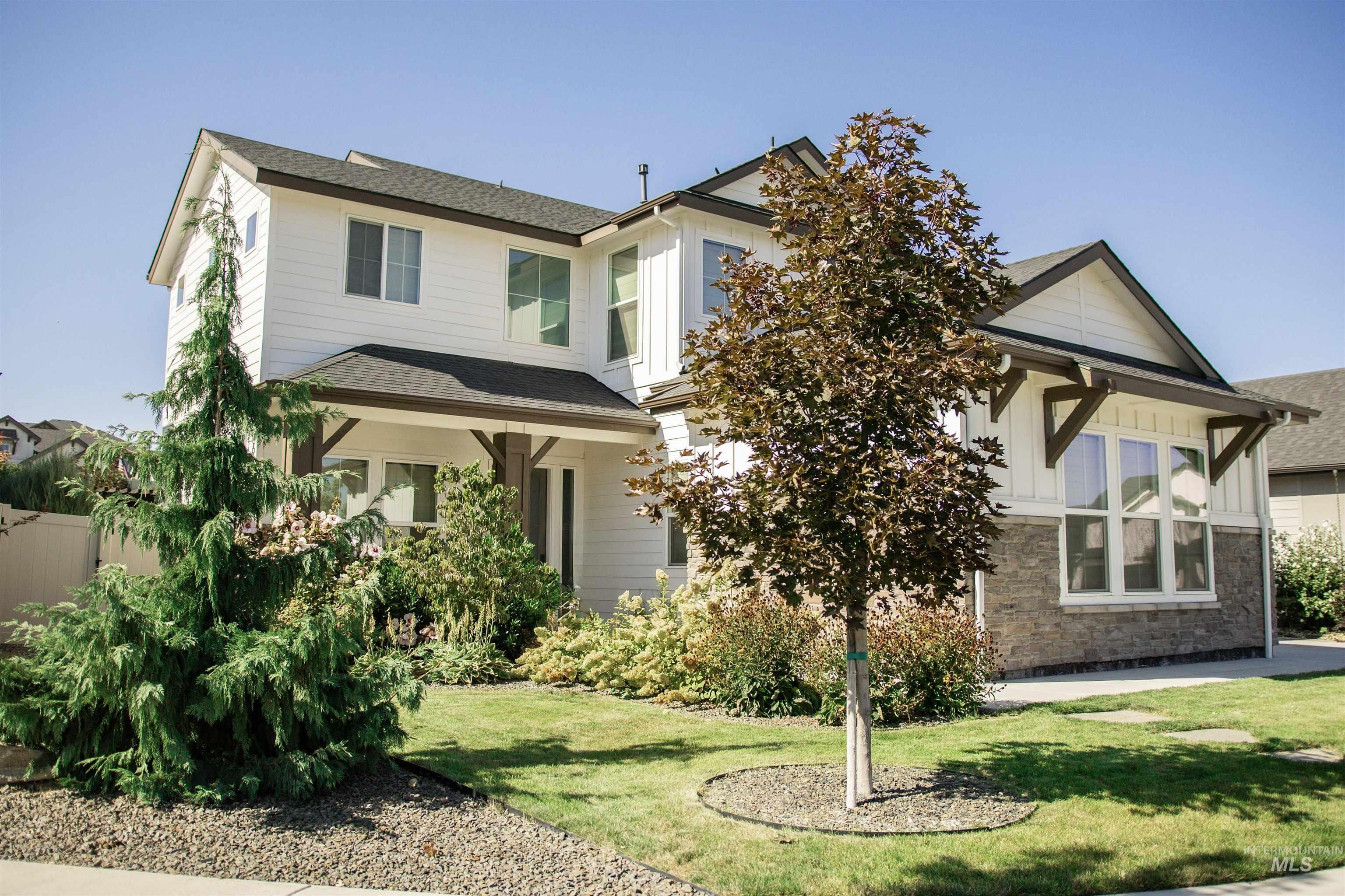 6103 S Phoebe Place, Meridian, Idaho 83642-5896, 4 Bedrooms, 3.5 Bathrooms, Residential For Sale, Price $950,000,MLS 98969109