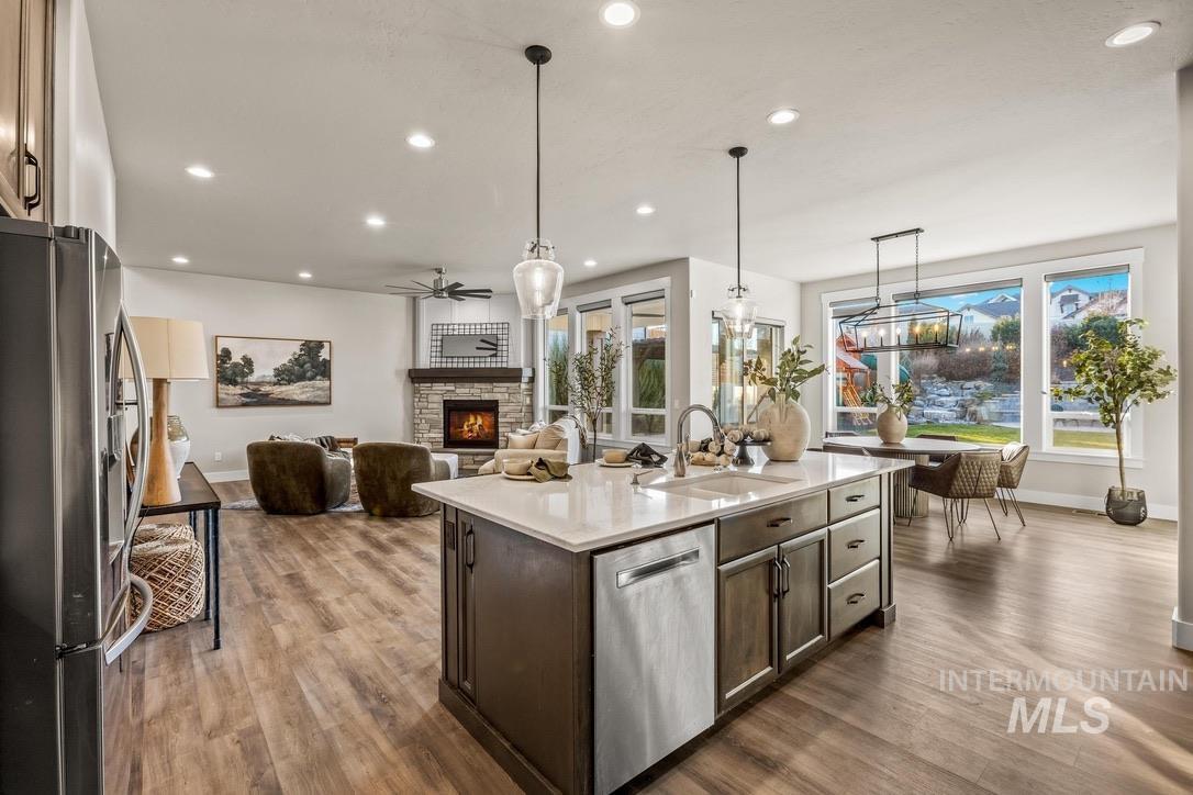 6103 S Phoebe Place, Meridian, Idaho 83642-5896, 4 Bedrooms, 3.5 Bathrooms, Residential For Sale, Price $950,000,MLS 98969109