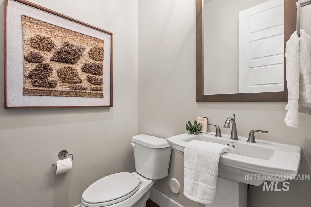 6103 S Phoebe Place, Meridian, Idaho 83642-5896, 4 Bedrooms, 3.5 Bathrooms, Residential For Sale, Price $950,000,MLS 98969109