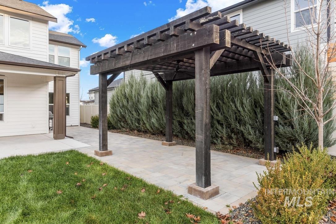 6103 S Phoebe Place, Meridian, Idaho 83642-5896, 4 Bedrooms, 3.5 Bathrooms, Residential For Sale, Price $950,000,MLS 98969109