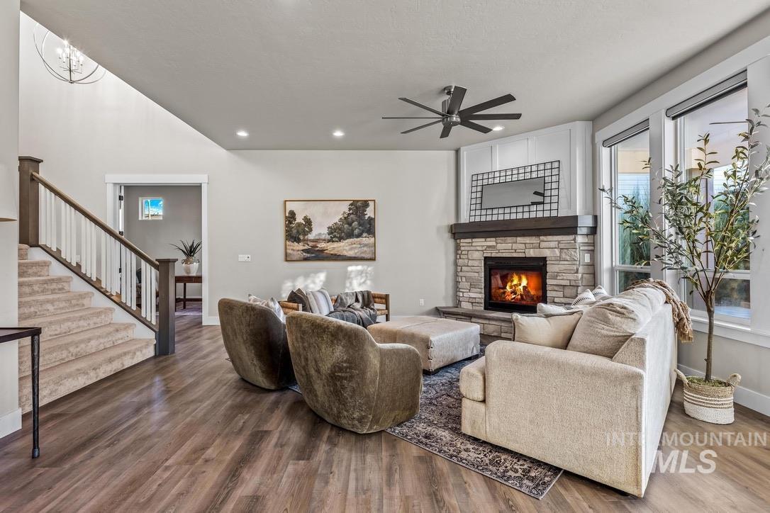 6103 S Phoebe Place, Meridian, Idaho 83642-5896, 4 Bedrooms, 3.5 Bathrooms, Residential For Sale, Price $950,000,MLS 98969109