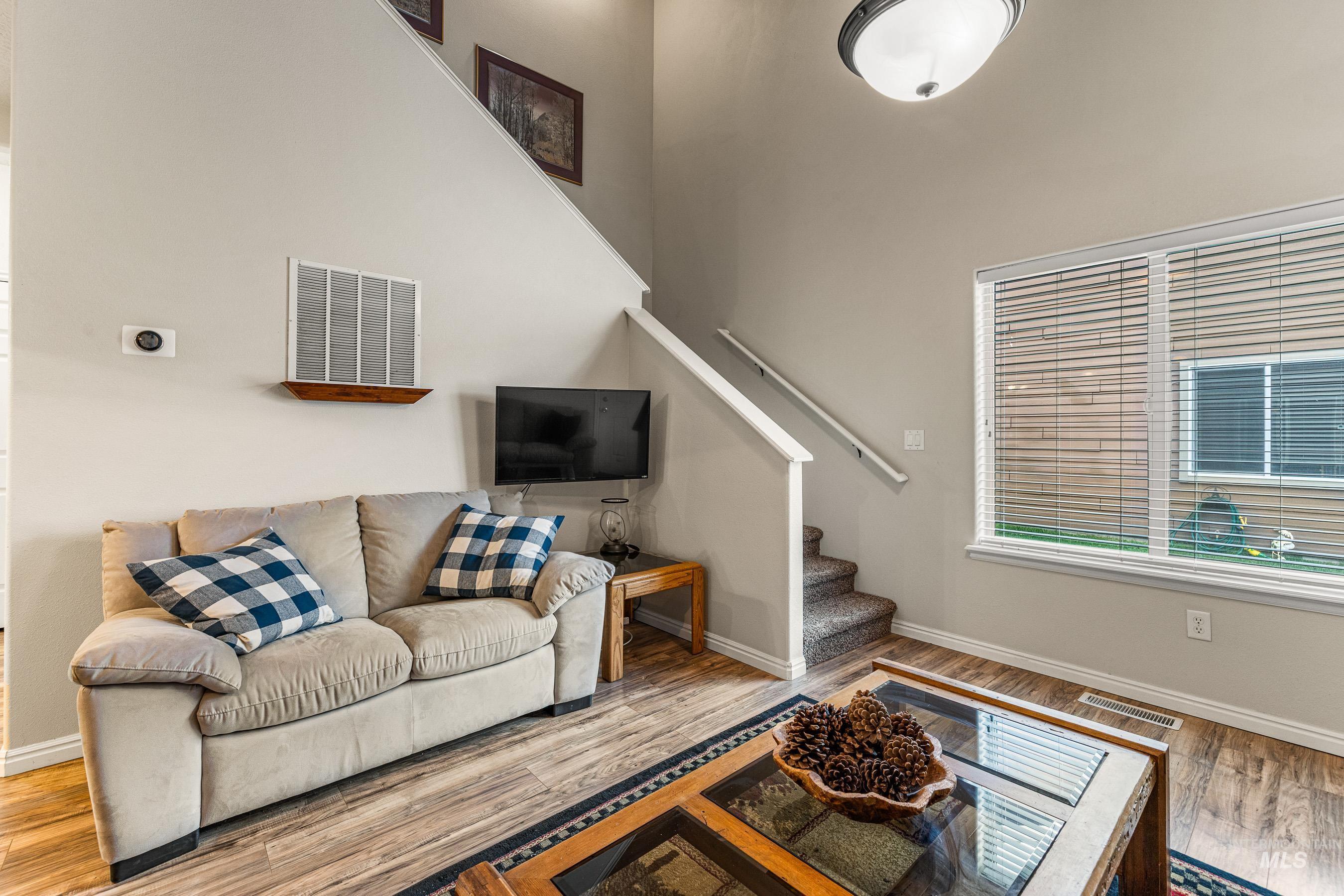 34 Mangum Circle, Donnelly, Idaho 83615, 3 Bedrooms, 2 Bathrooms, Residential For Sale, Price $378,500,MLS 98969117