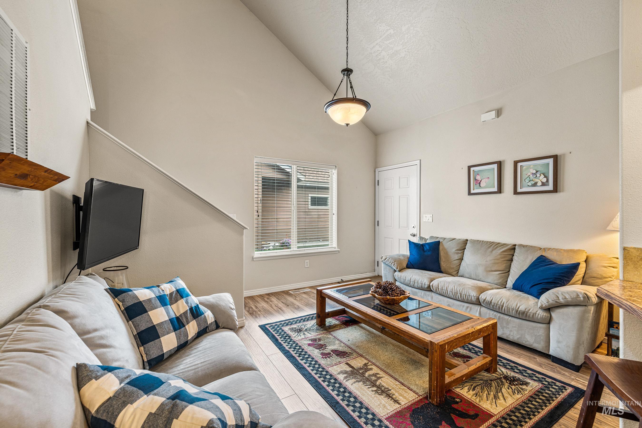 34 Mangum Circle, Donnelly, Idaho 83615, 3 Bedrooms, 2 Bathrooms, Residential For Sale, Price $378,500,MLS 98969117