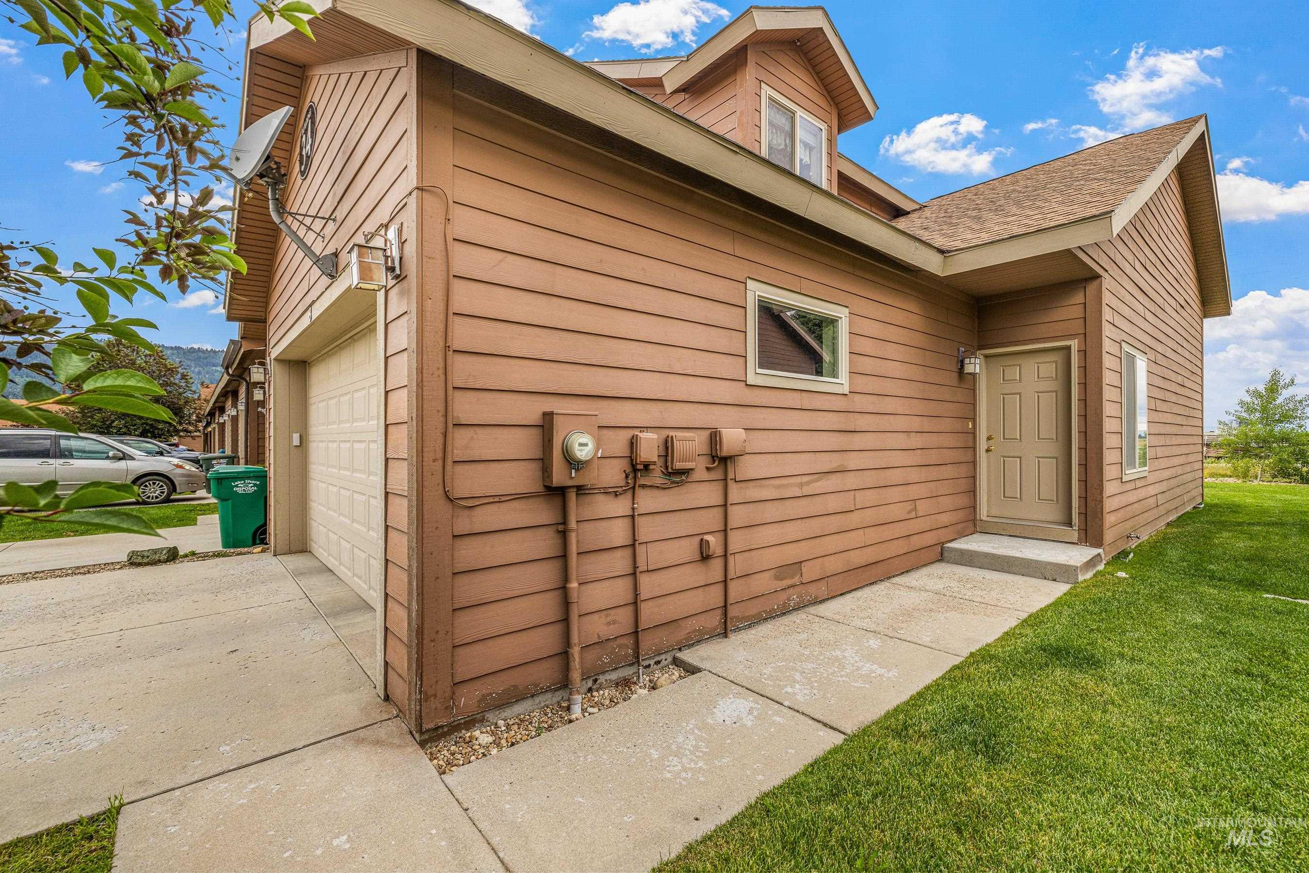 34 Mangum Circle, Donnelly, Idaho 83615, 3 Bedrooms, 2 Bathrooms, Residential For Sale, Price $378,500,MLS 98969117