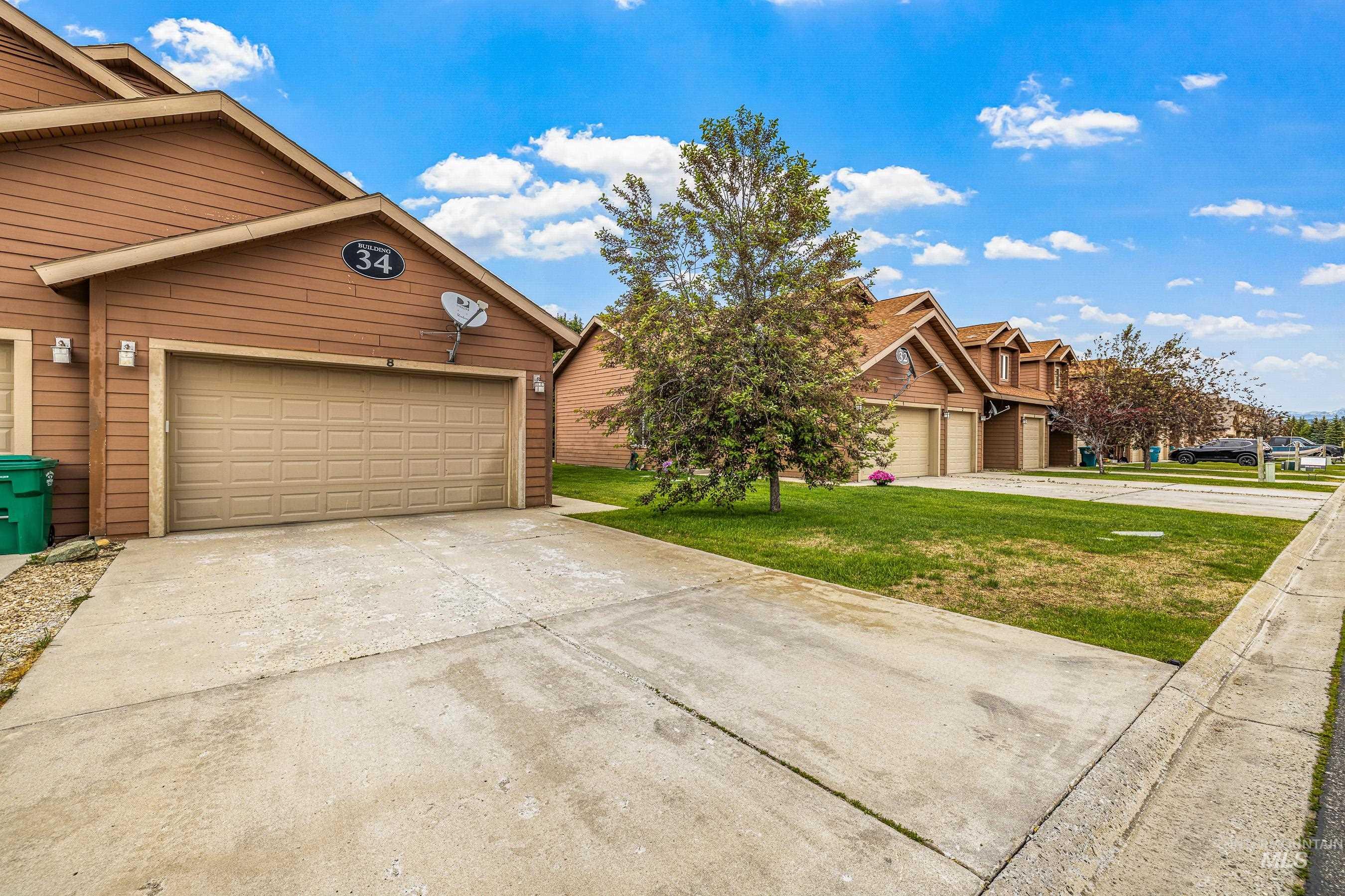 34 Mangum Circle, Donnelly, Idaho 83615, 3 Bedrooms, 2 Bathrooms, Residential For Sale, Price $378,500,MLS 98969117