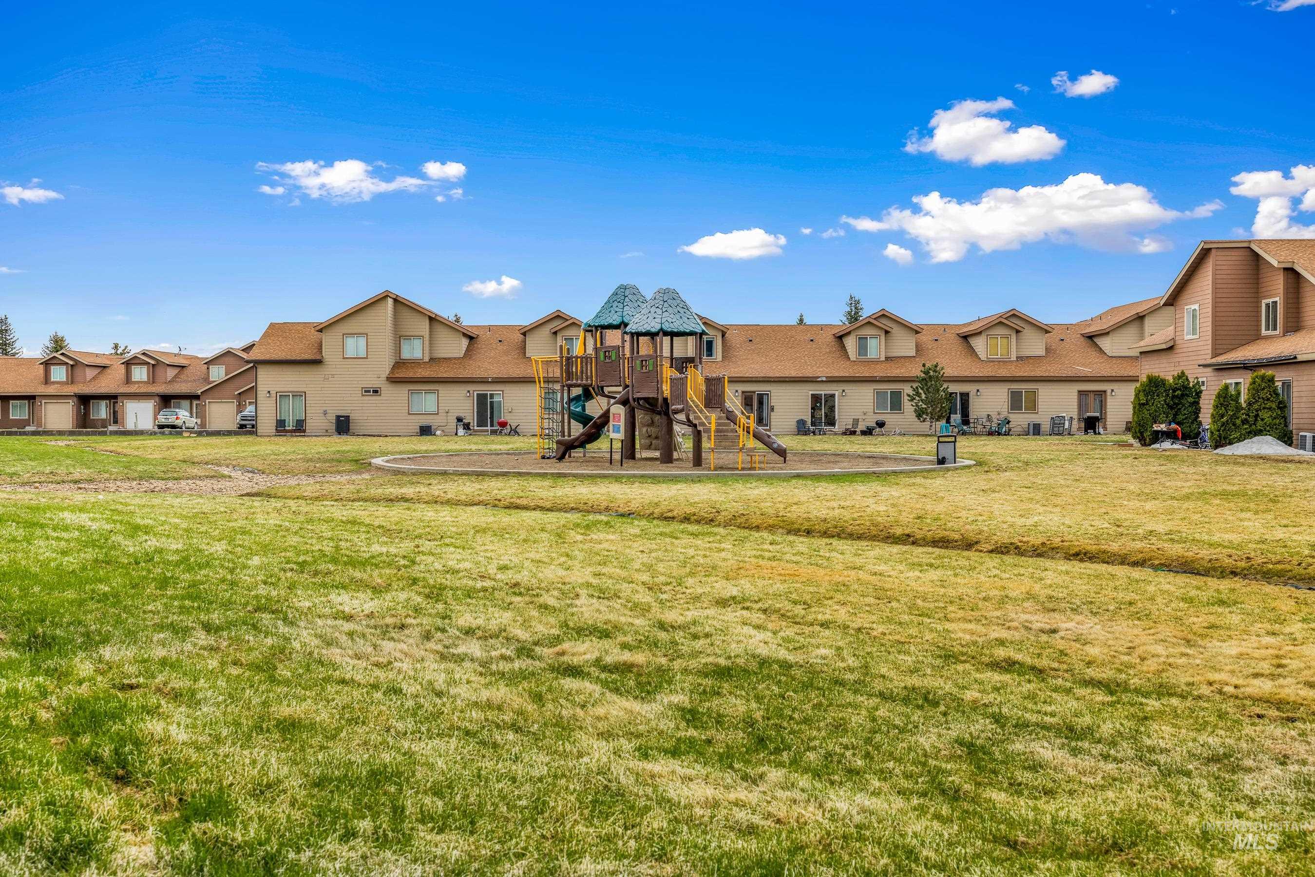 34 Mangum Circle, Donnelly, Idaho 83615, 3 Bedrooms, 2 Bathrooms, Residential For Sale, Price $378,500,MLS 98969117