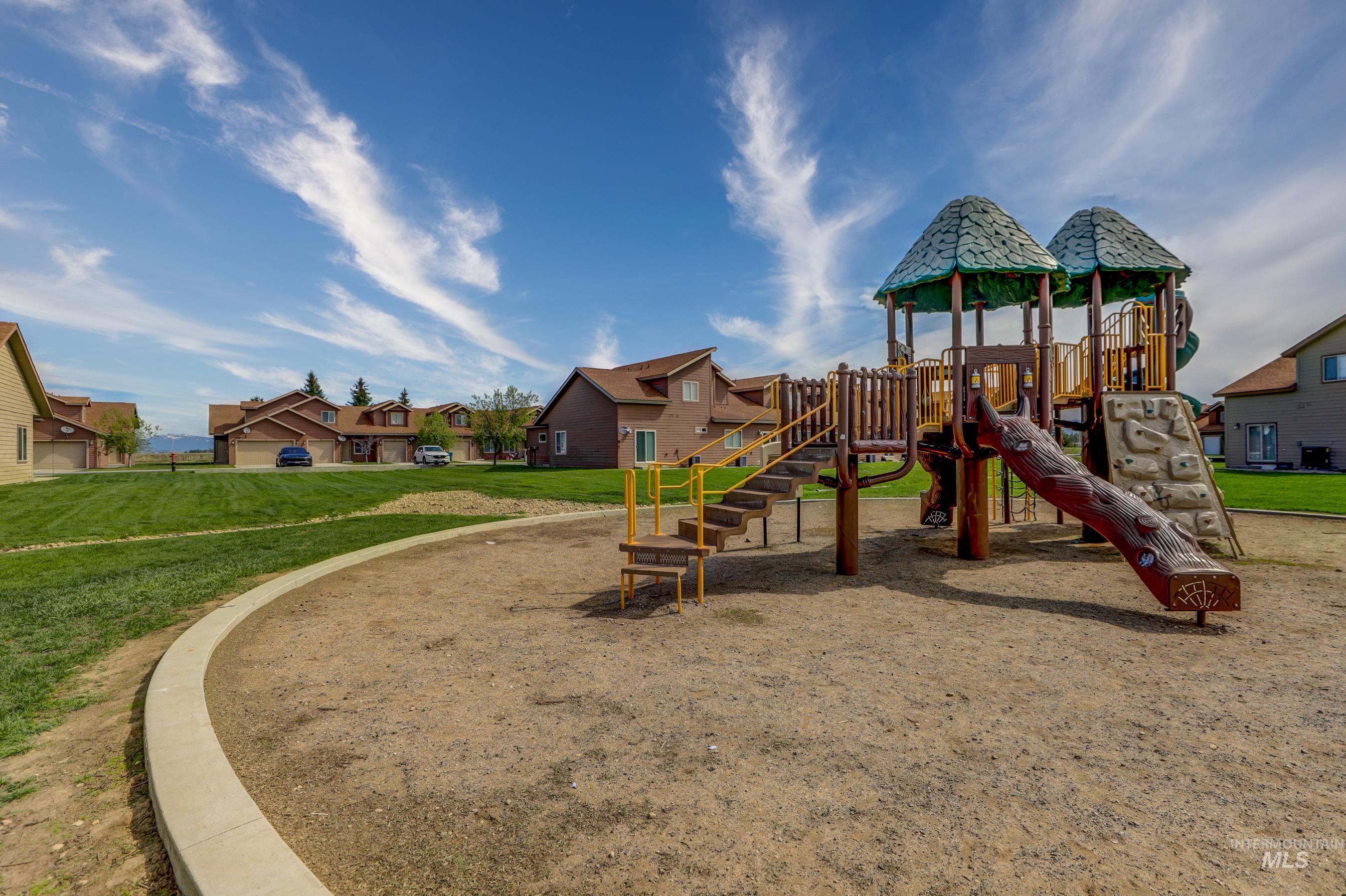 34 Mangum Circle, Donnelly, Idaho 83615, 3 Bedrooms, 2 Bathrooms, Residential For Sale, Price $378,500,MLS 98969117