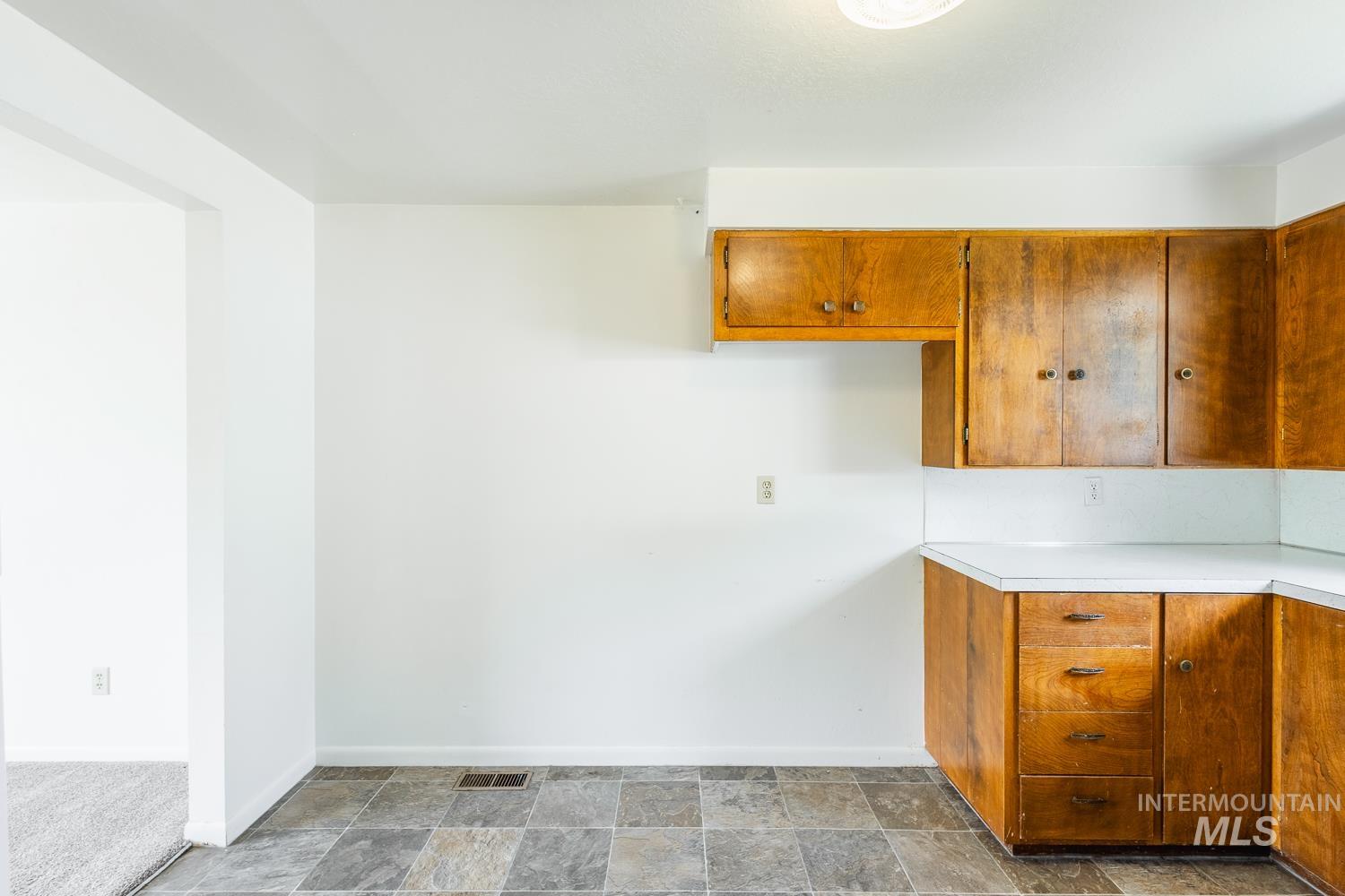 918 NW 4th St, Meridian, Idaho 83646-2186, 2 Bedrooms, 1 Bathroom, Residential Income For Sale, Price $674,900,MLS 98969120