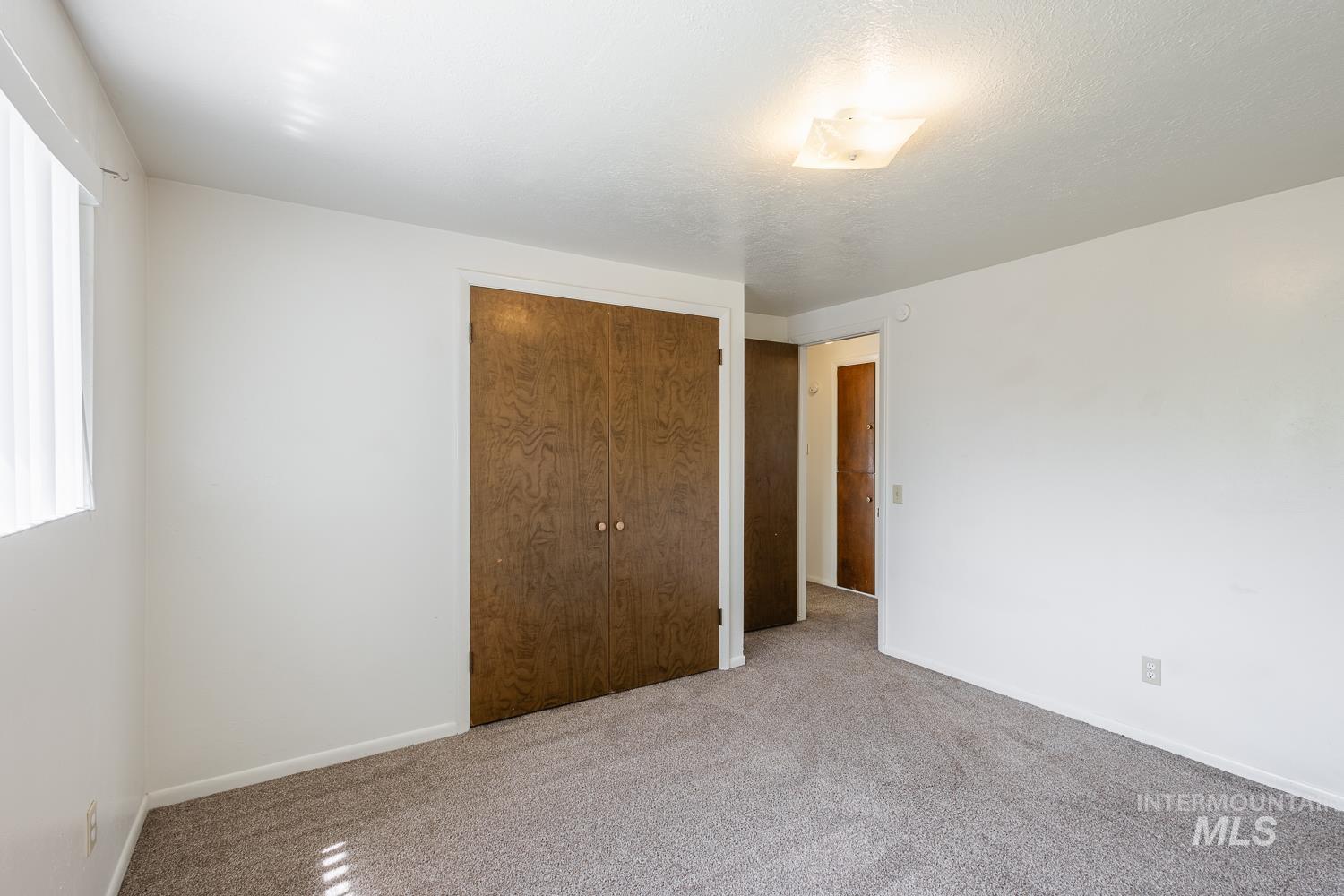 918 NW 4th St, Meridian, Idaho 83646-2186, 2 Bedrooms, 1 Bathroom, Residential Income For Sale, Price $674,900,MLS 98969120