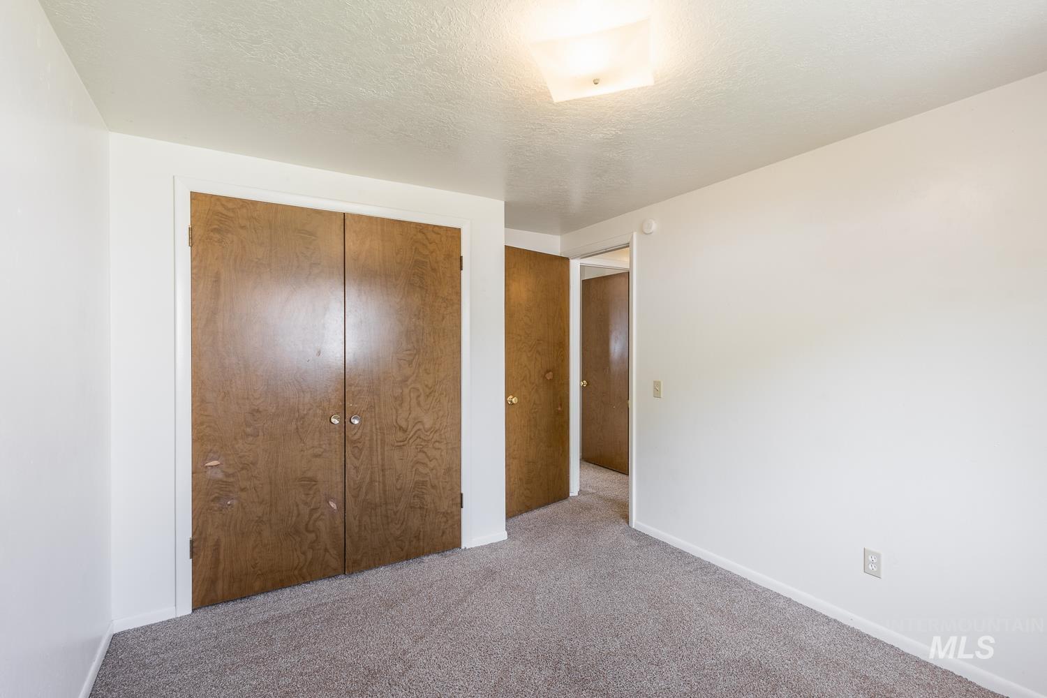 918 NW 4th St, Meridian, Idaho 83646-2186, 2 Bedrooms, 1 Bathroom, Residential Income For Sale, Price $674,900,MLS 98969120