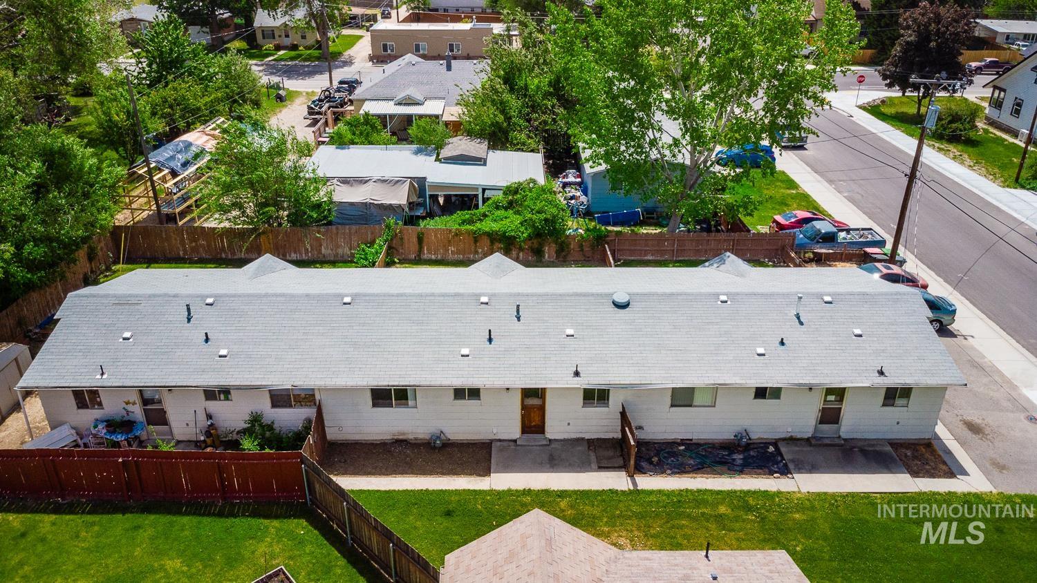 918 NW 4th St, Meridian, Idaho 83646-2186, 2 Bedrooms, 1 Bathroom, Residential Income For Sale, Price $674,900,MLS 98969120