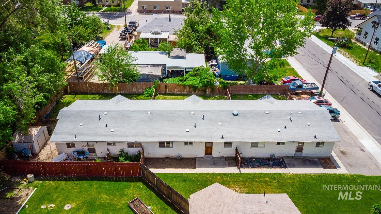 918 NW 4th St, Meridian, Idaho 83646-2186, 2 Bedrooms, 1 Bathroom, Residential Income For Sale, Price $674,900,MLS 98969120