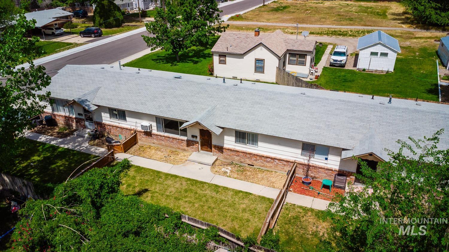 918 NW 4th St, Meridian, Idaho 83646-2186, 2 Bedrooms, 1 Bathroom, Residential Income For Sale, Price $674,900,MLS 98969120