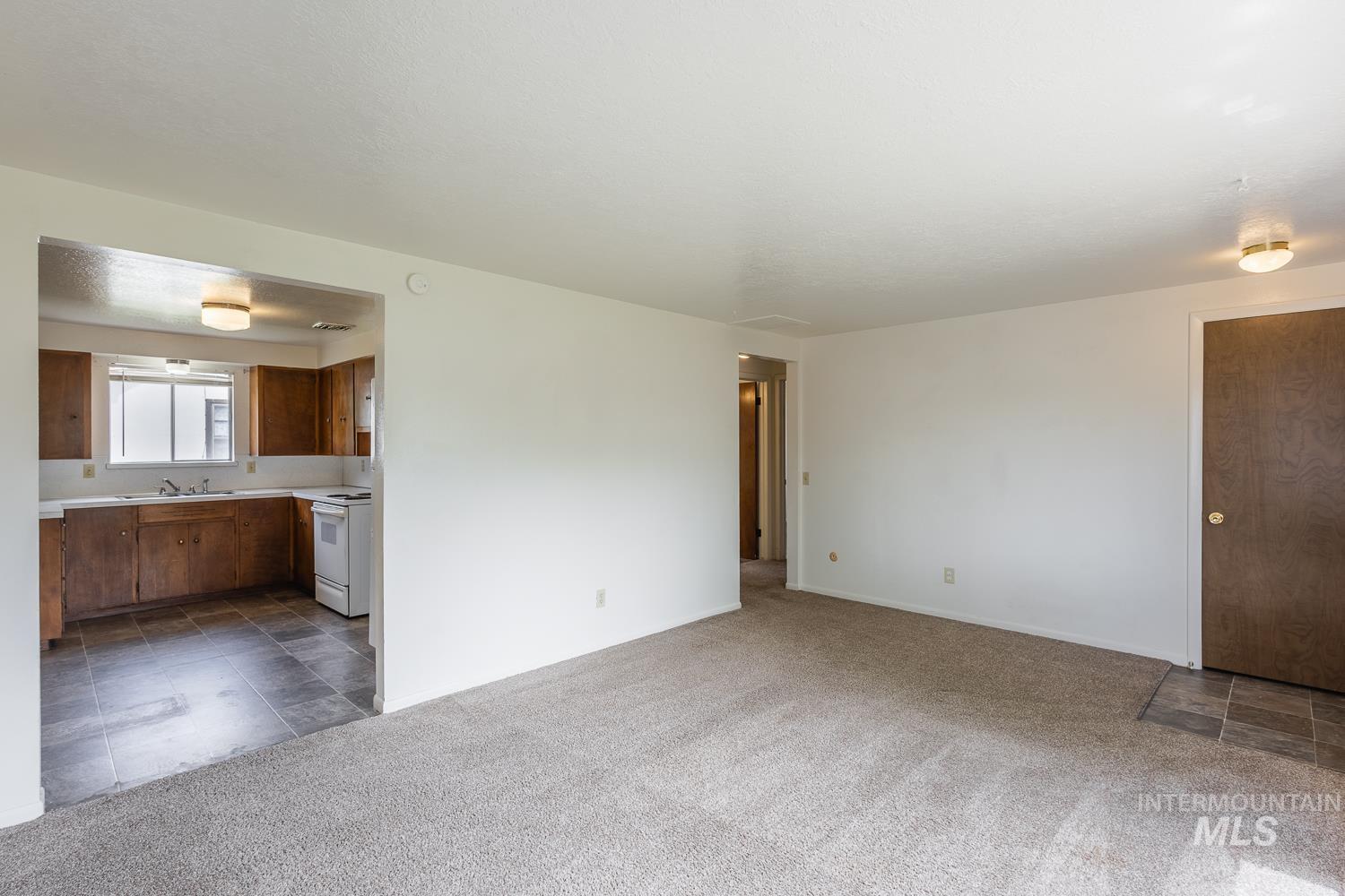 918 NW 4th St, Meridian, Idaho 83646-2186, 2 Bedrooms, 1 Bathroom, Residential Income For Sale, Price $674,900,MLS 98969120