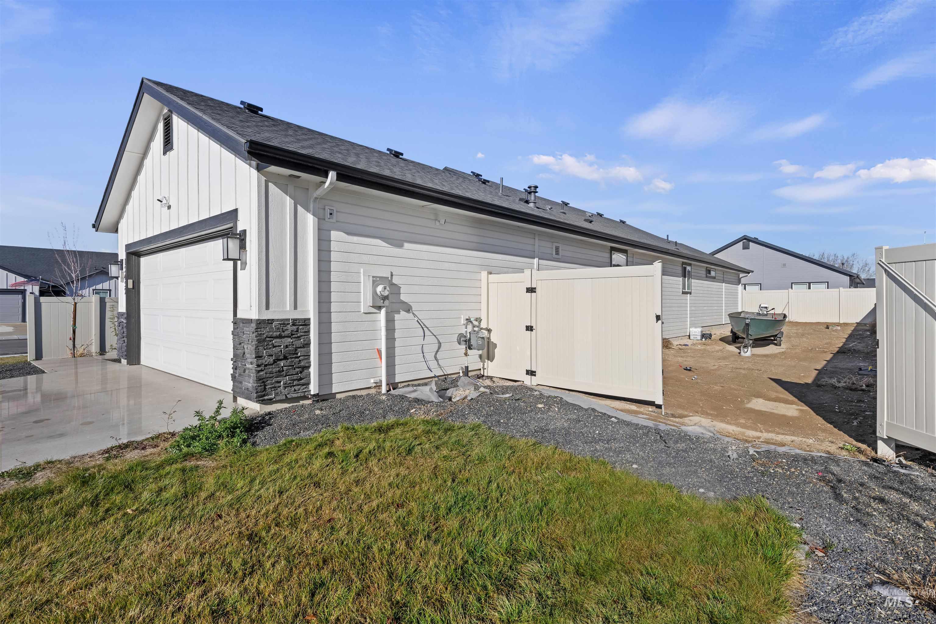 12452 Shadow River St, Caldwell, Idaho 83607, 3 Bedrooms, 2 Bathrooms, Residential For Sale, Price $365,000,MLS 98969124